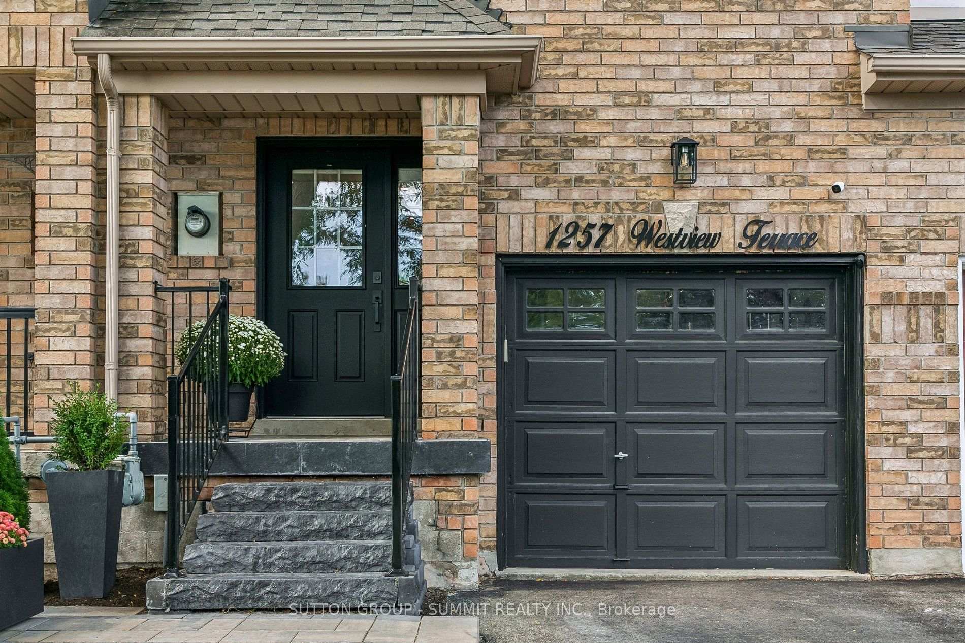 Photo 3 of 1257 Westview Terrace, Oakville, West Oak Trails — HOMEH