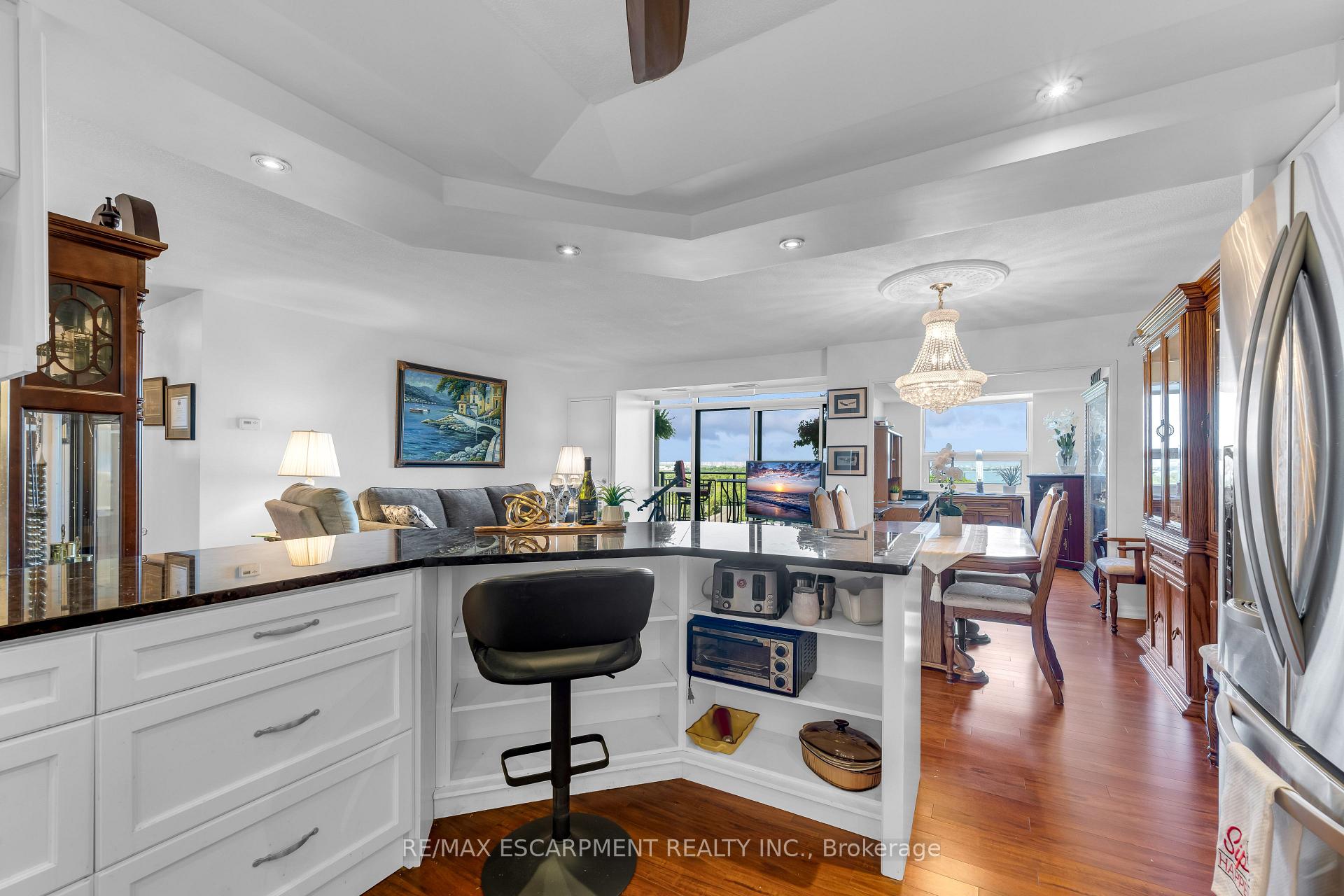 Photo 11 of Unit 1118, 500 Green Road, Hamilton, Lakeshore — HOMEH