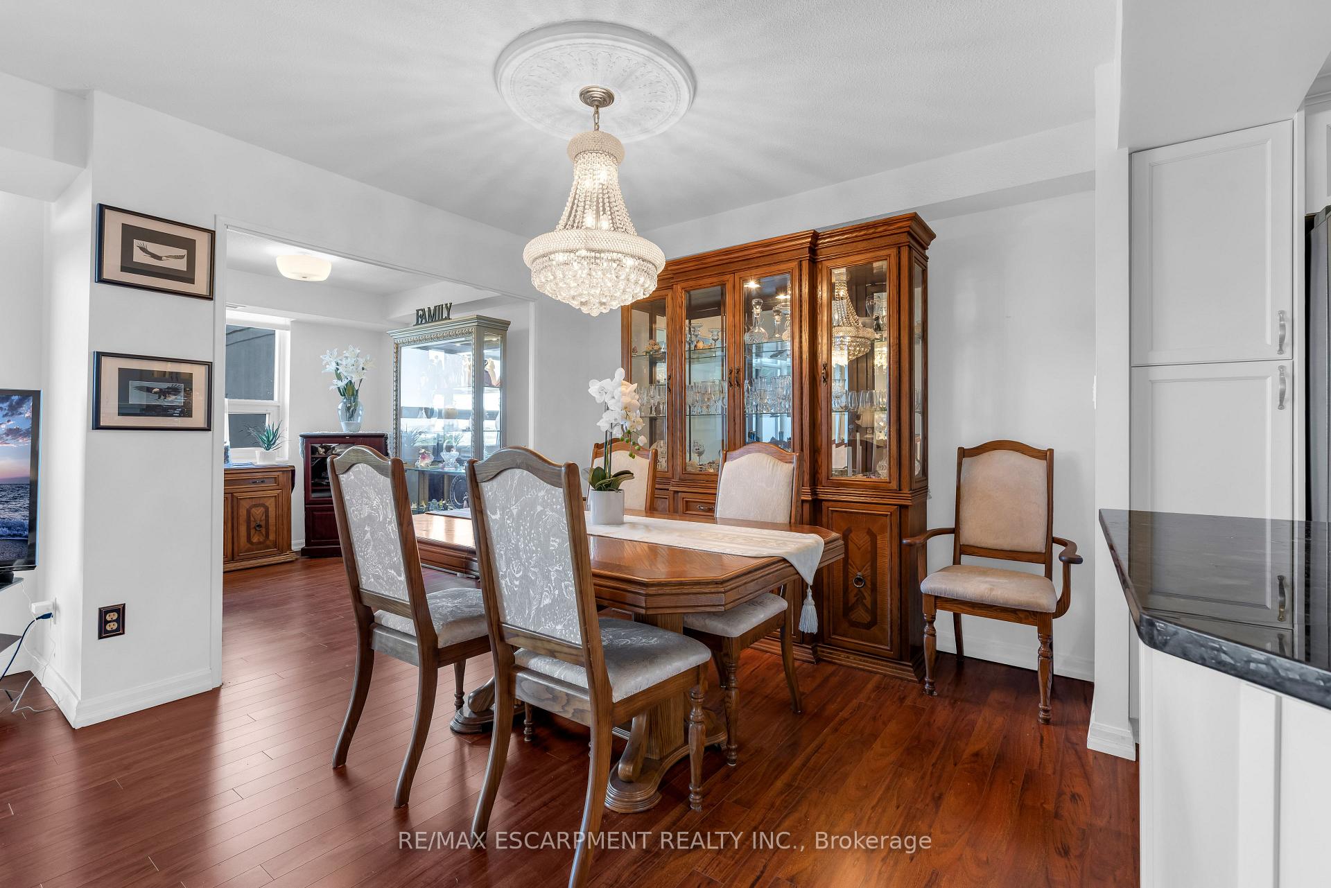 Photo 12 of Unit 1118, 500 Green Road, Hamilton, Lakeshore — HOMEH