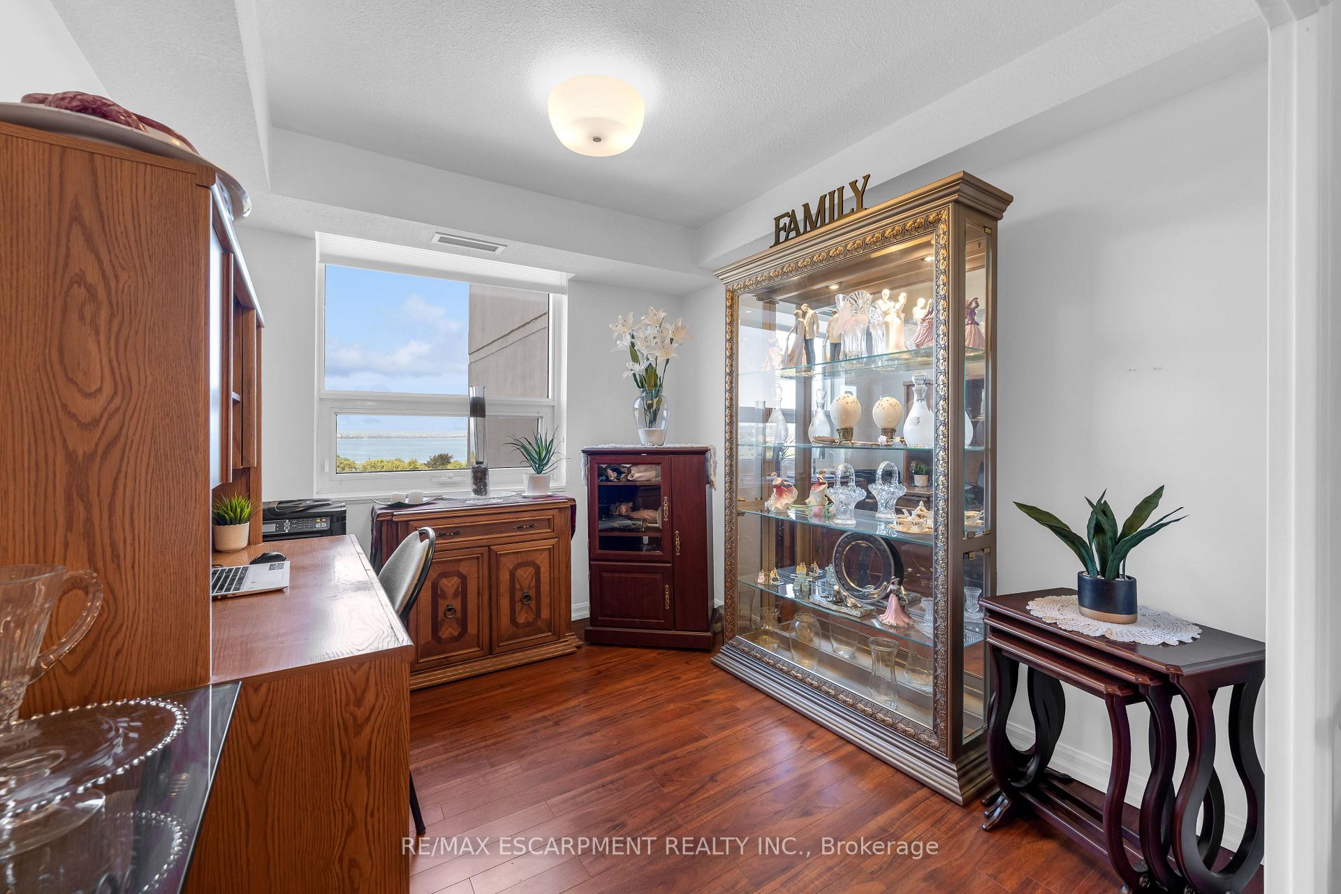 Photo 14 of Unit 1118, 500 Green Road, Hamilton, Lakeshore — HOMEH