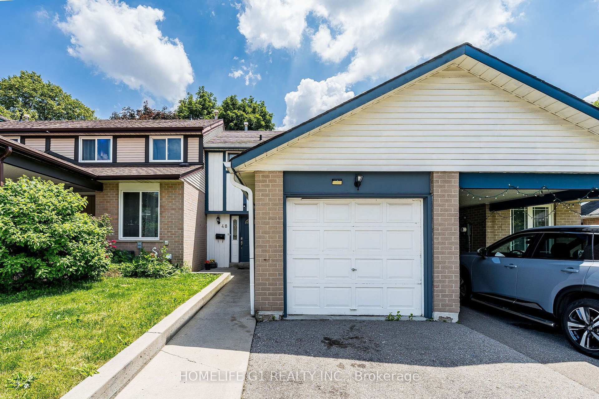 Photo 2 of 48 Thatcher Court, Brampton, Heart Lake West — HOMEH