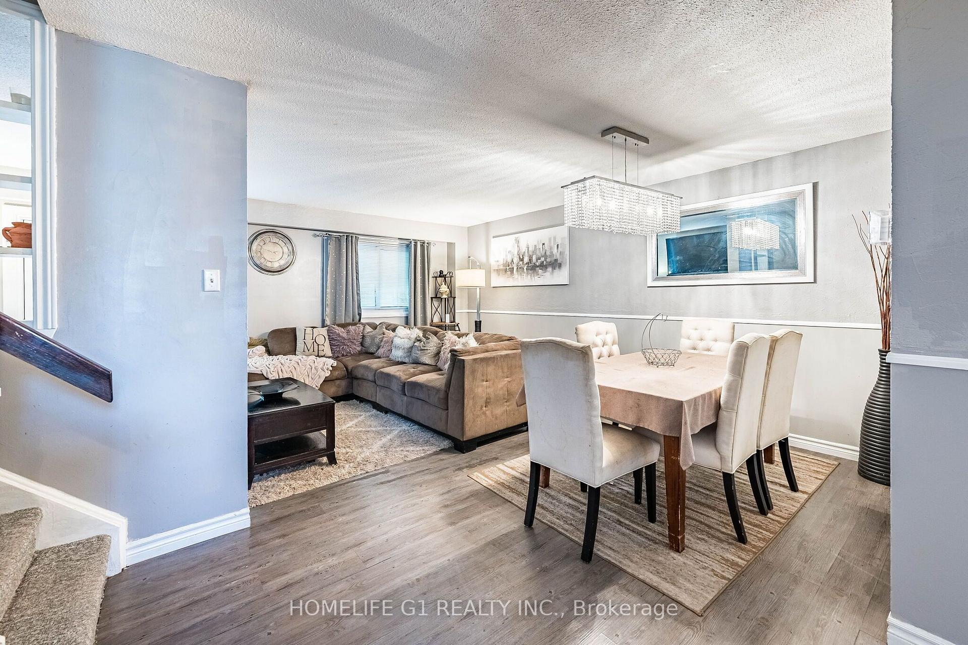 Photo 5 of 48 Thatcher Court, Brampton, Heart Lake West — HOMEH