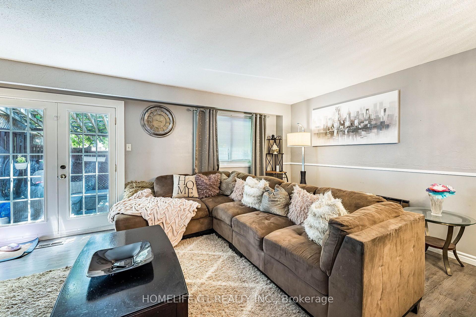Photo 7 of 48 Thatcher Court, Brampton, Heart Lake West — HOMEH