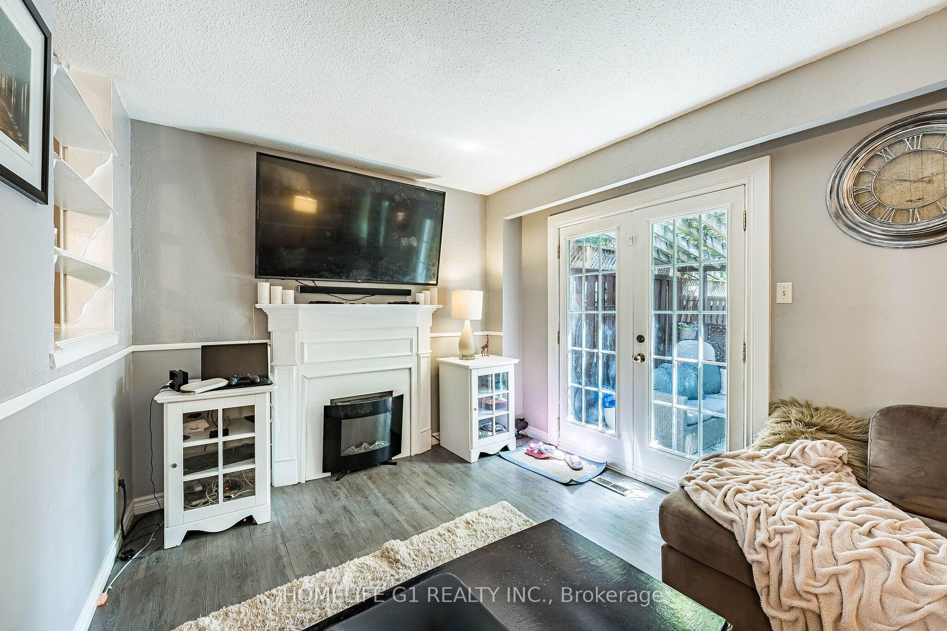 Photo 10 of 48 Thatcher Court, Brampton, Heart Lake West — HOMEH