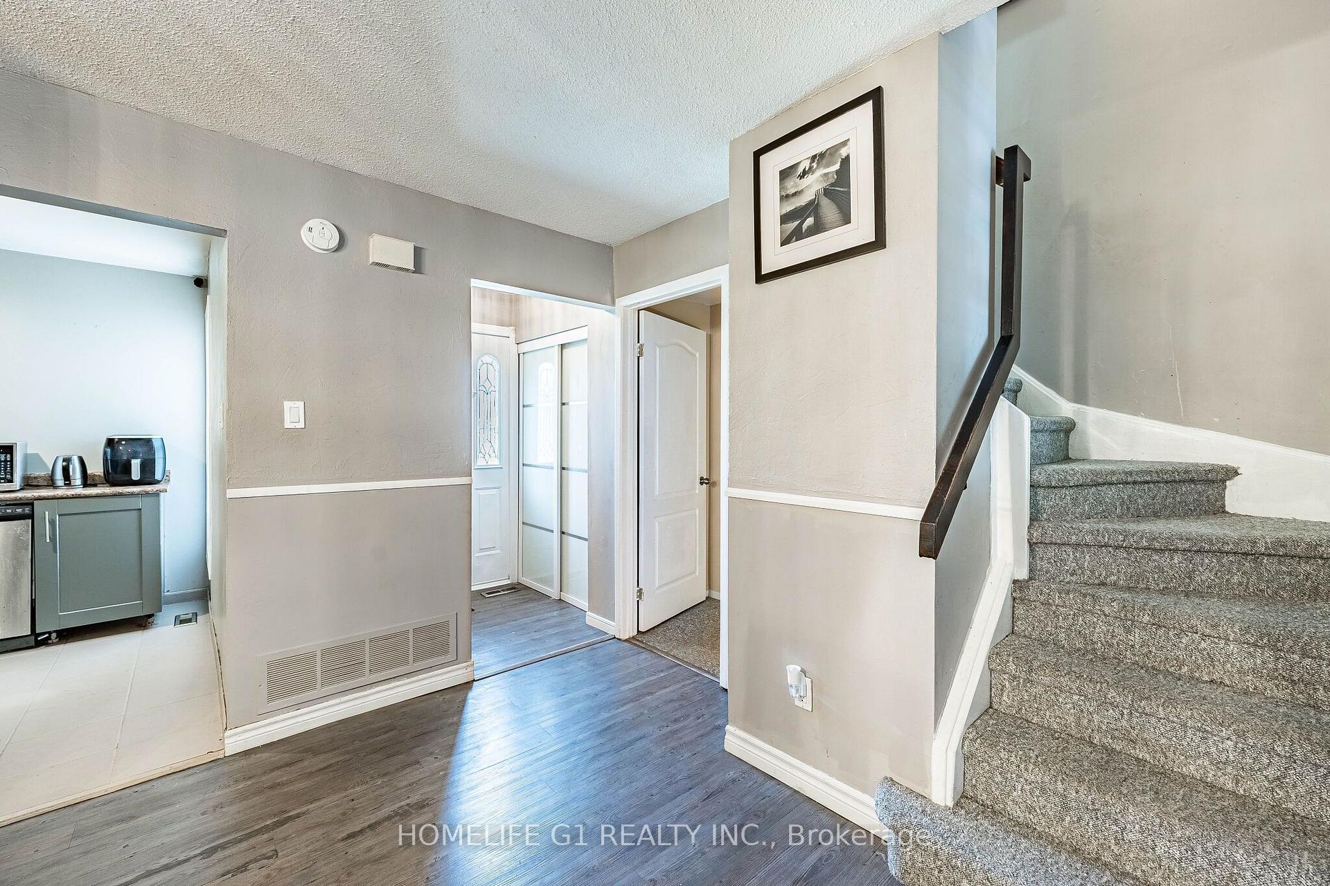 Photo 14 of 48 Thatcher Court, Brampton, Heart Lake West — HOMEH