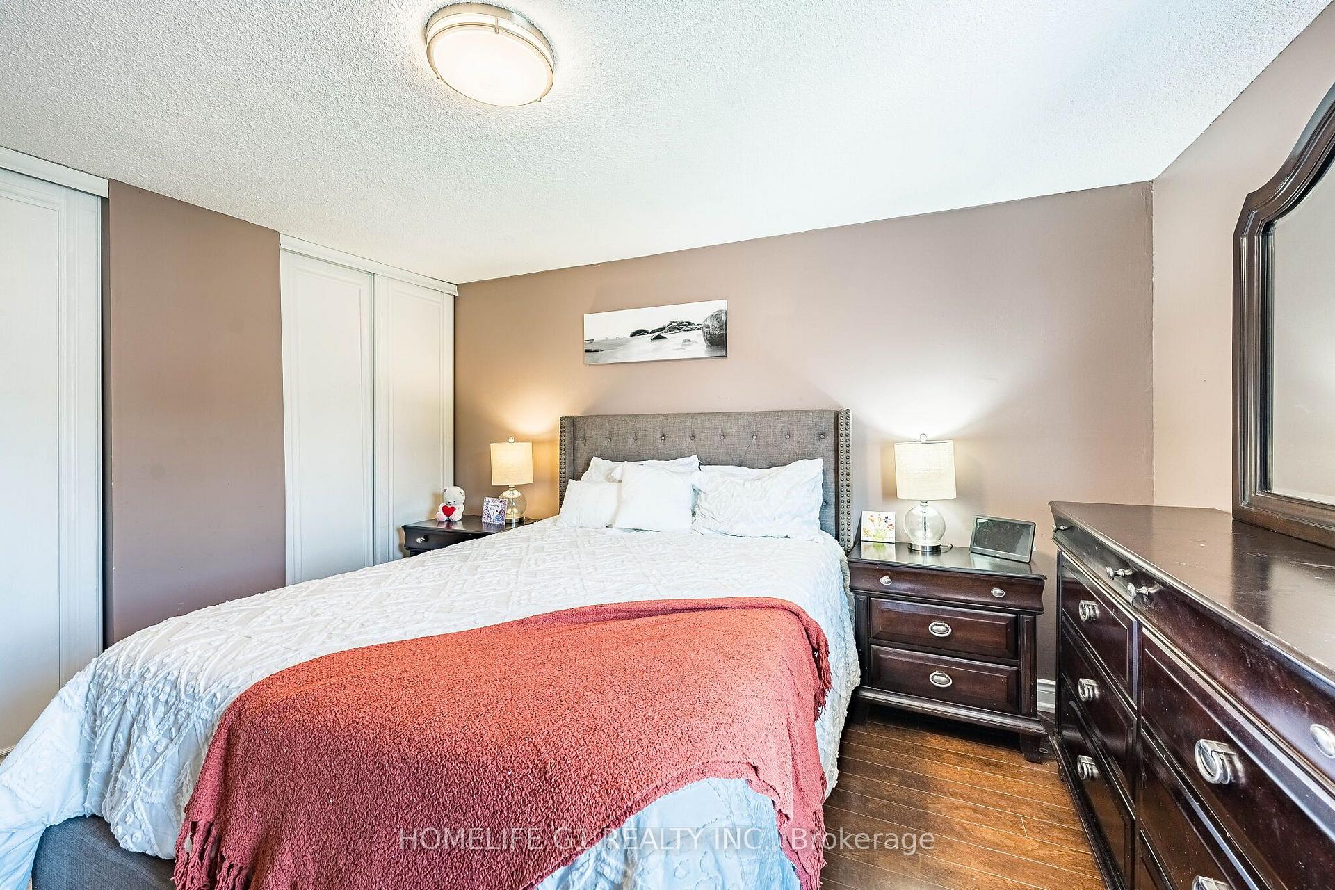 Photo 18 of 48 Thatcher Court, Brampton, Heart Lake West — HOMEH
