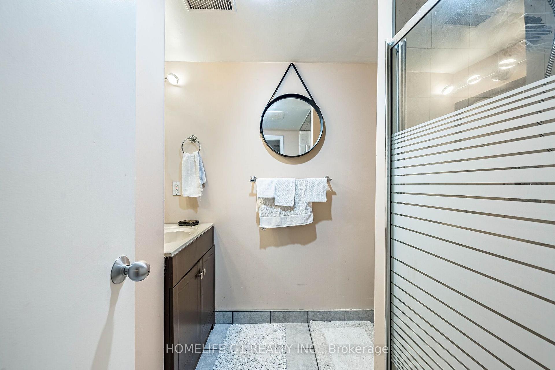 Photo 28 of 48 Thatcher Court, Brampton, Heart Lake West — HOMEH