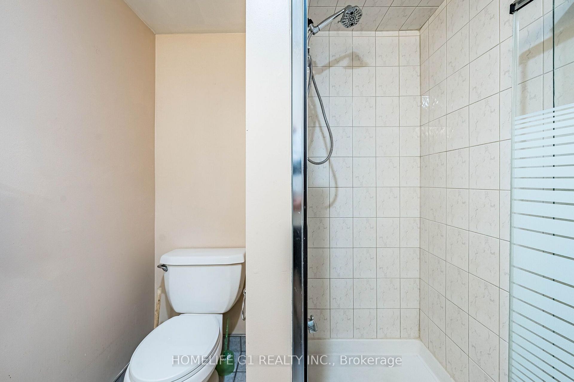 Photo 30 of 48 Thatcher Court, Brampton, Heart Lake West — HOMEH