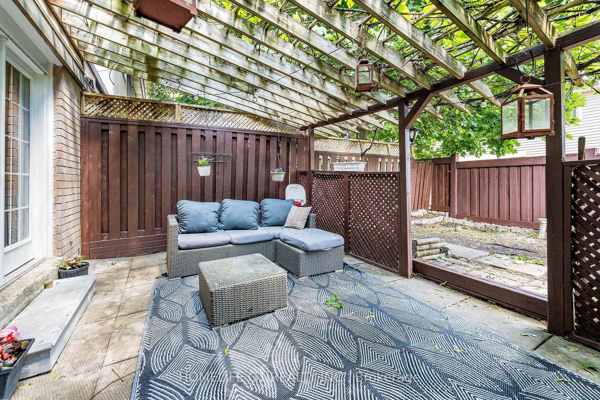 Photo 33 of 48 Thatcher Court, Brampton, Heart Lake West — HOMEH