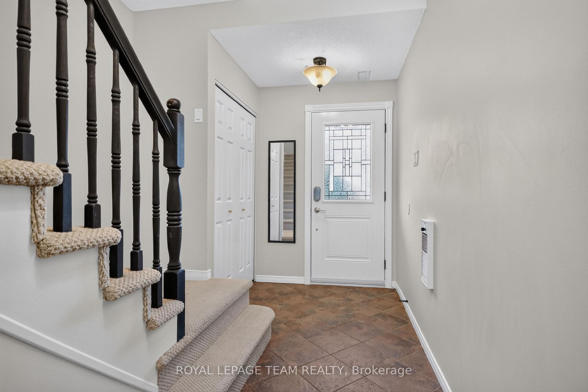 Photo 2 of 136 Glamorgan Drive, Ottawa, Kanata - Glencairn/Hazeldean — HOMEH