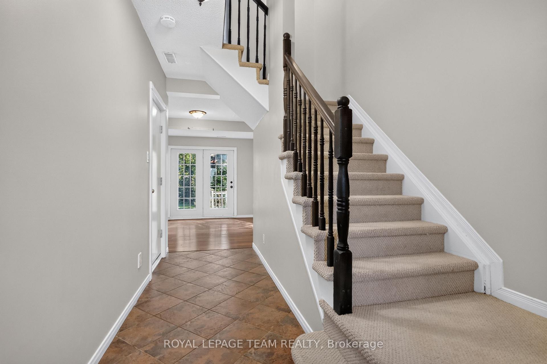 Photo 3 of 136 Glamorgan Drive, Ottawa, Kanata - Glencairn/Hazeldean — HOMEH