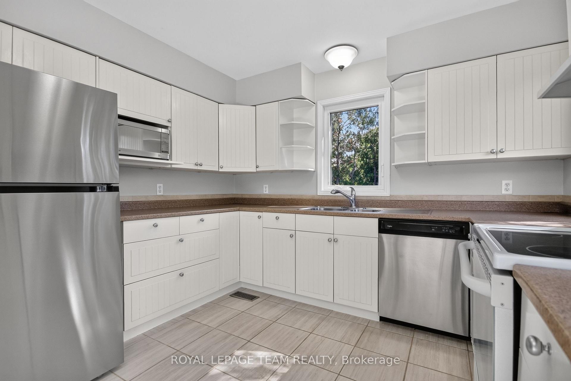 Photo 19 of 136 Glamorgan Drive, Ottawa, Kanata - Glencairn/Hazeldean — HOMEH
