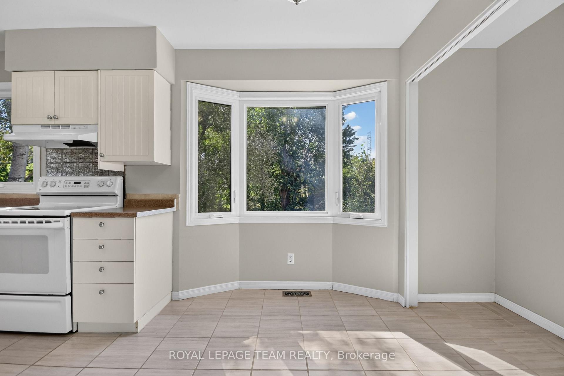 Photo 21 of 136 Glamorgan Drive, Ottawa, Kanata - Glencairn/Hazeldean — HOMEH