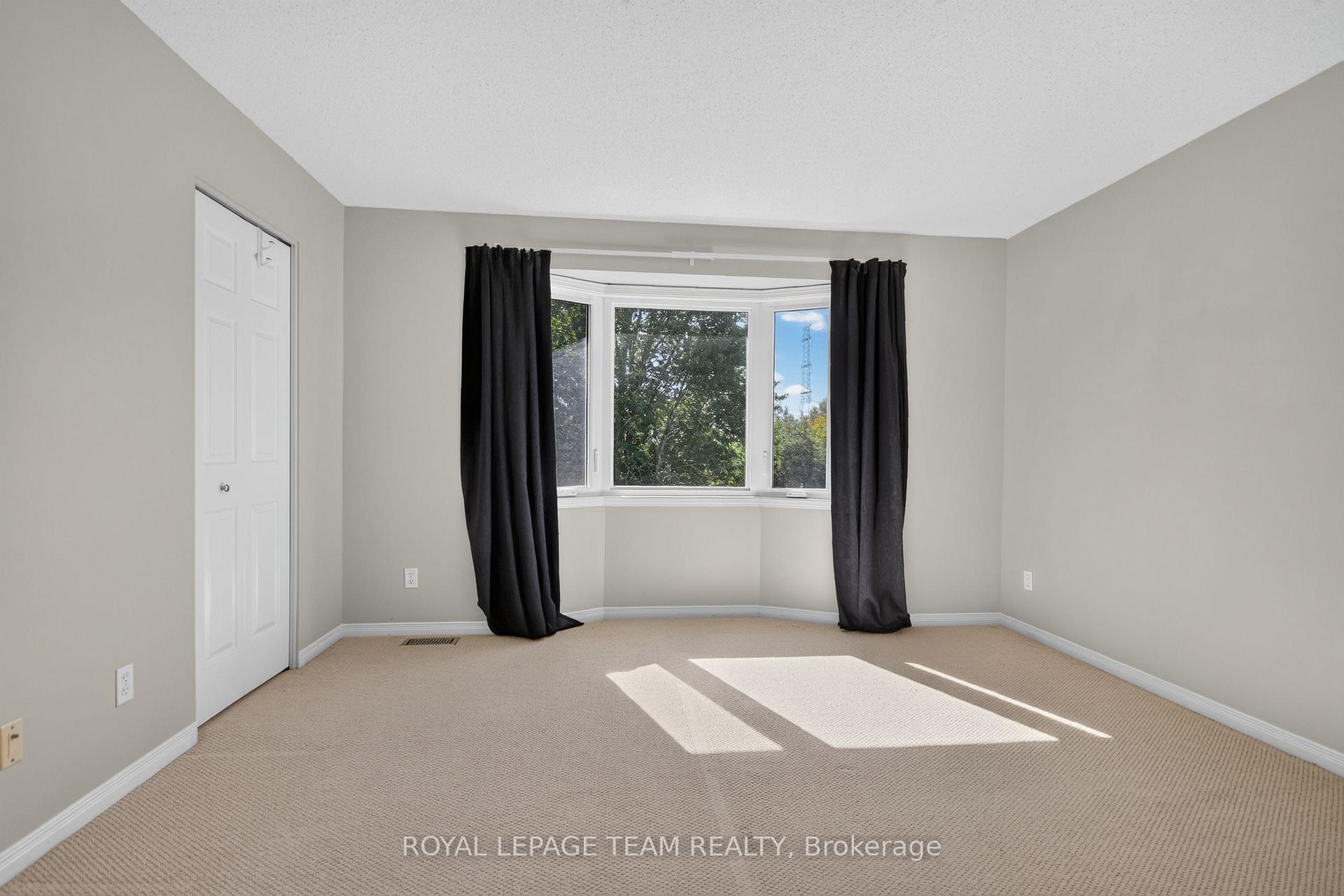 Photo 27 of 136 Glamorgan Drive, Ottawa, Kanata - Glencairn/Hazeldean — HOMEH