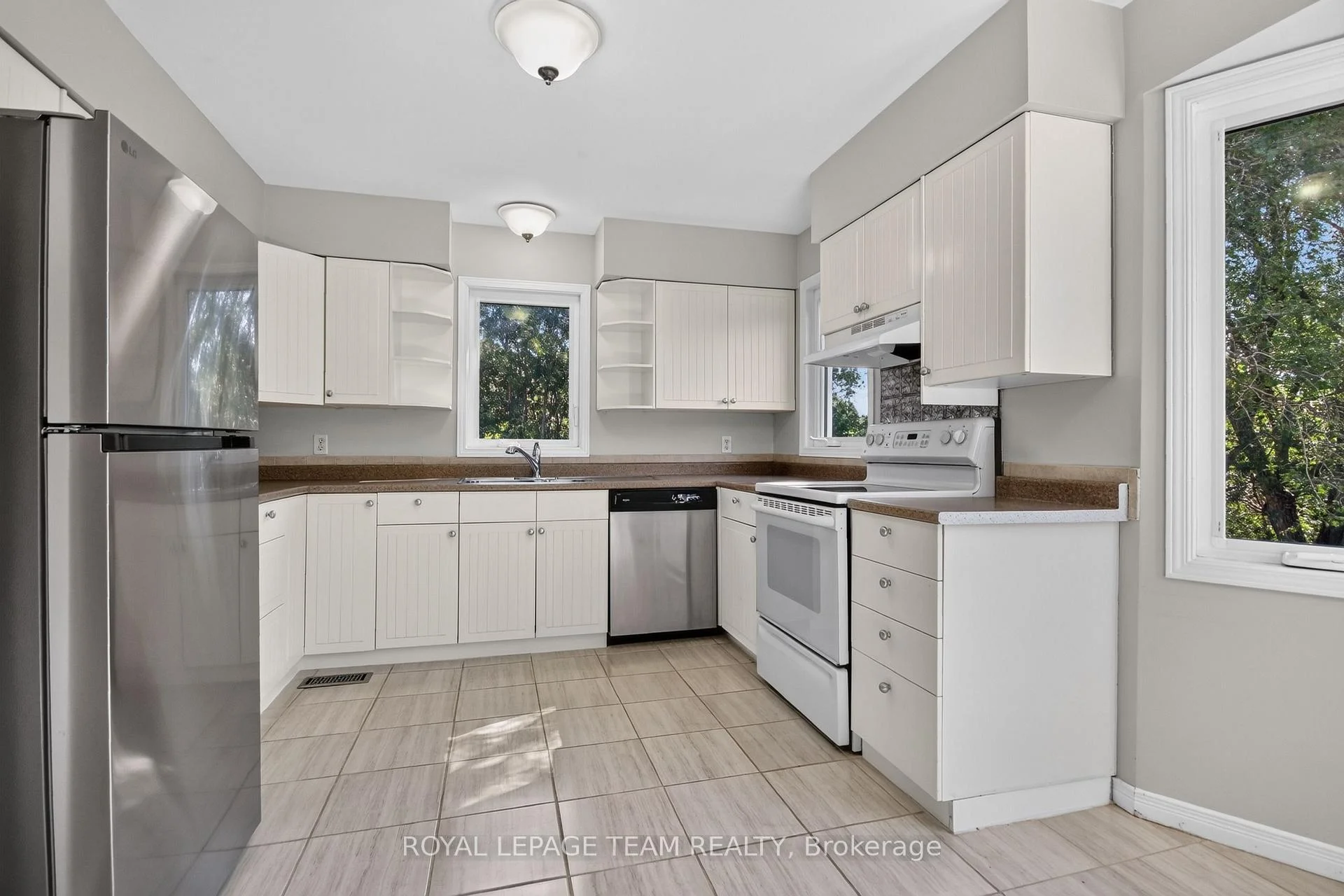 Photo 30 of 136 Glamorgan Drive, Ottawa, Kanata - Glencairn/Hazeldean — HOMEH