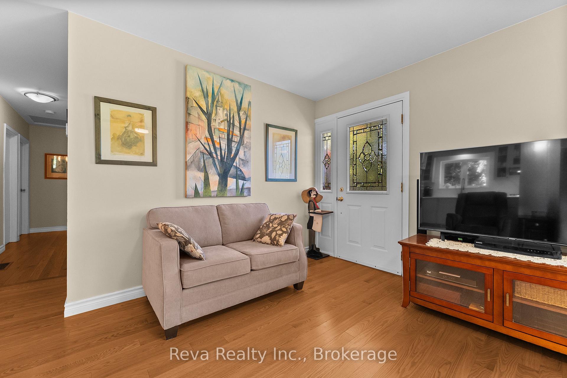 Photo 11 of 7 Forest Hill Road, Bancroft, Bancroft Ward — HOMEH