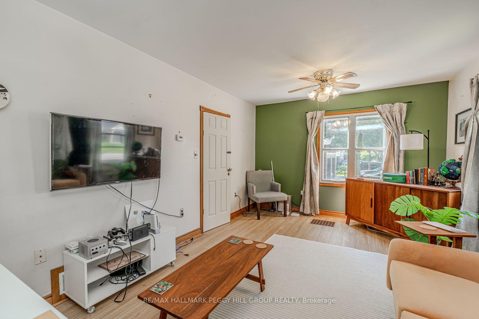 Photo 7 of 85 Tyler Street, Aurora, Aurora Village — HOMEH