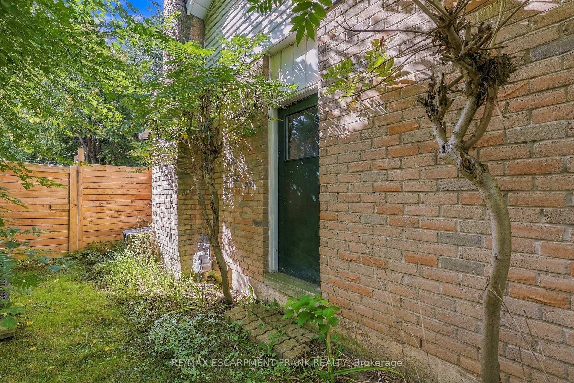 Photo 5 of 471 Knightsbridge Crescent, Hamilton, Ancaster — HOMEH