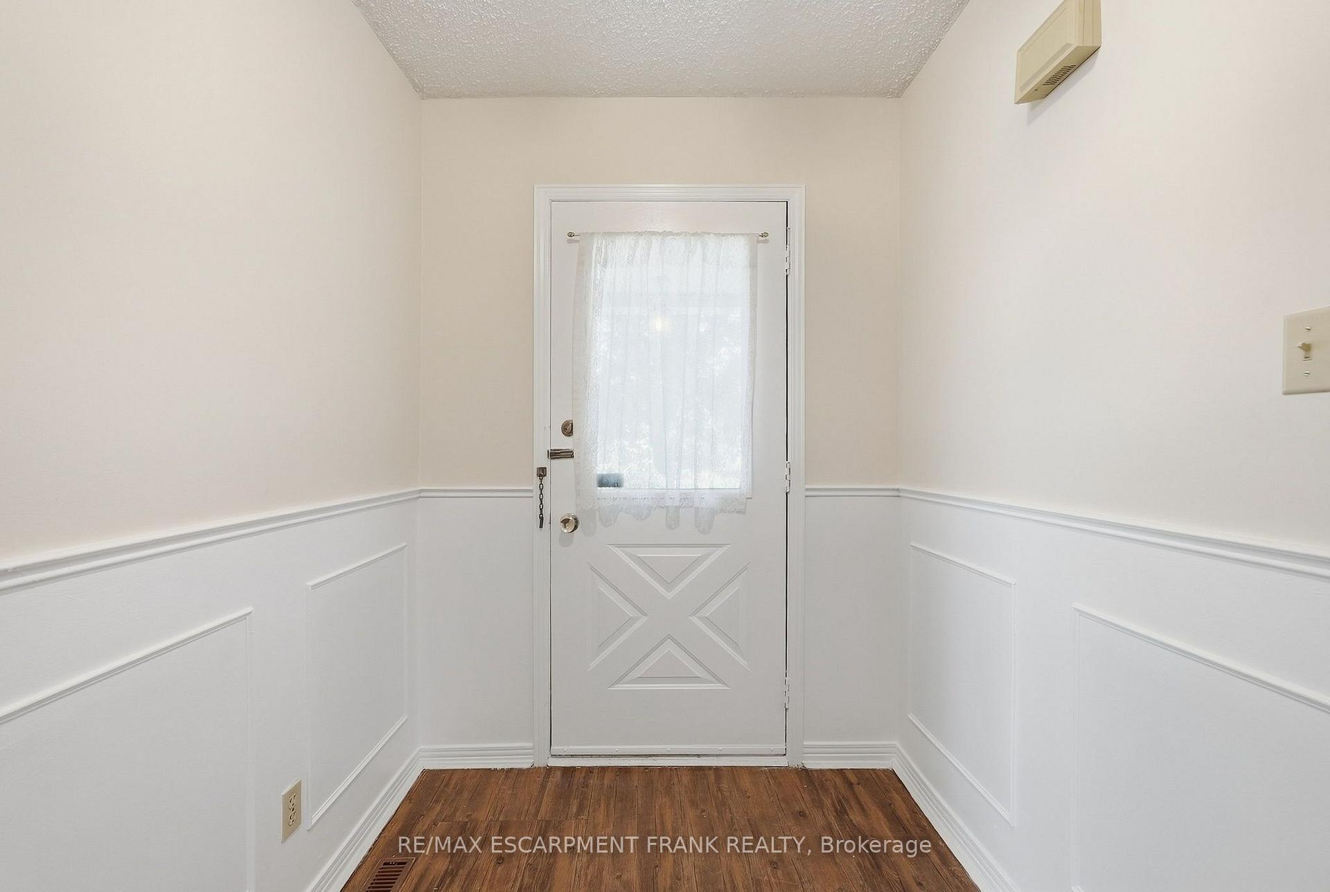 Photo 6 of 471 Knightsbridge Crescent, Hamilton, Ancaster — HOMEH