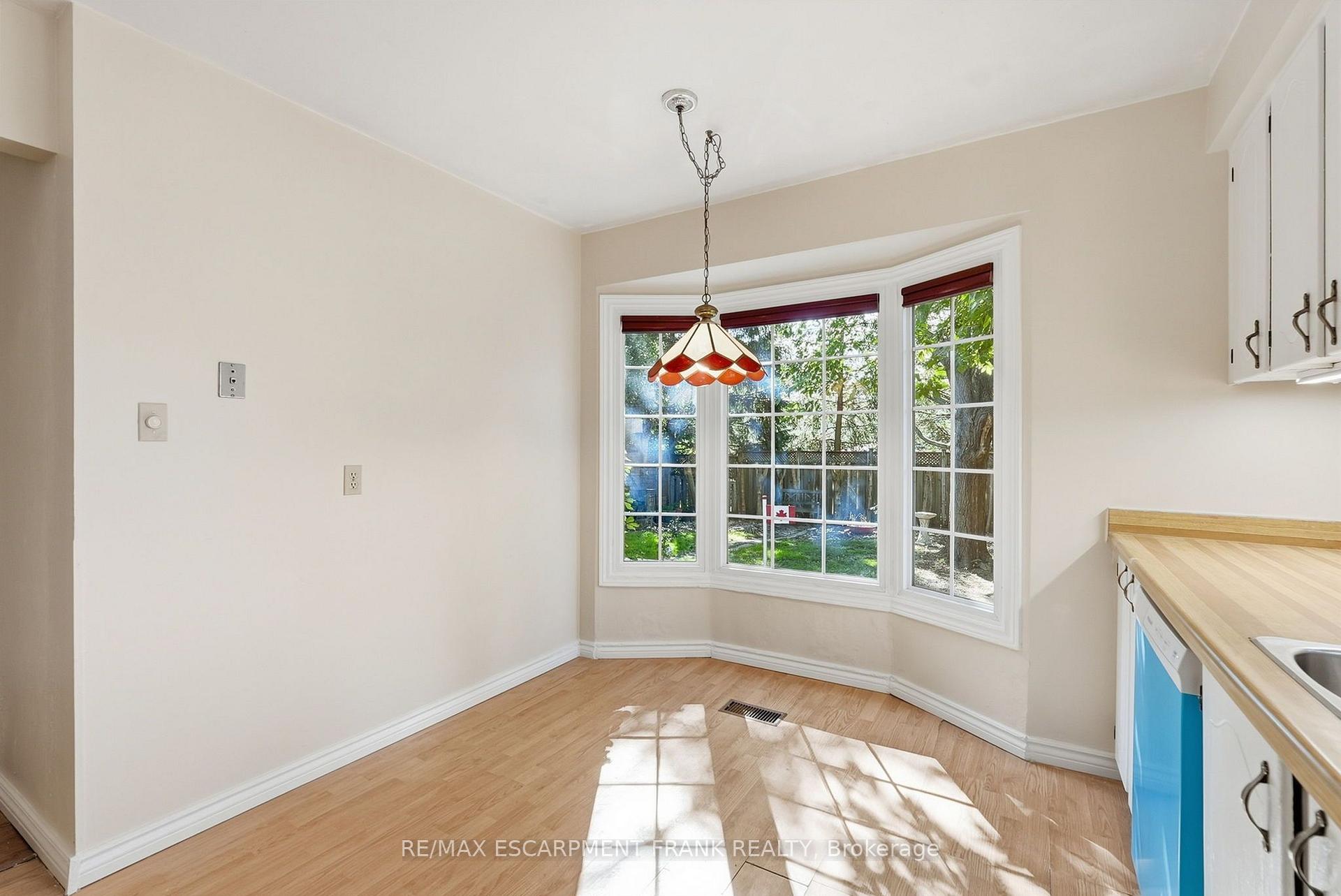Photo 18 of 471 Knightsbridge Crescent, Hamilton, Ancaster — HOMEH