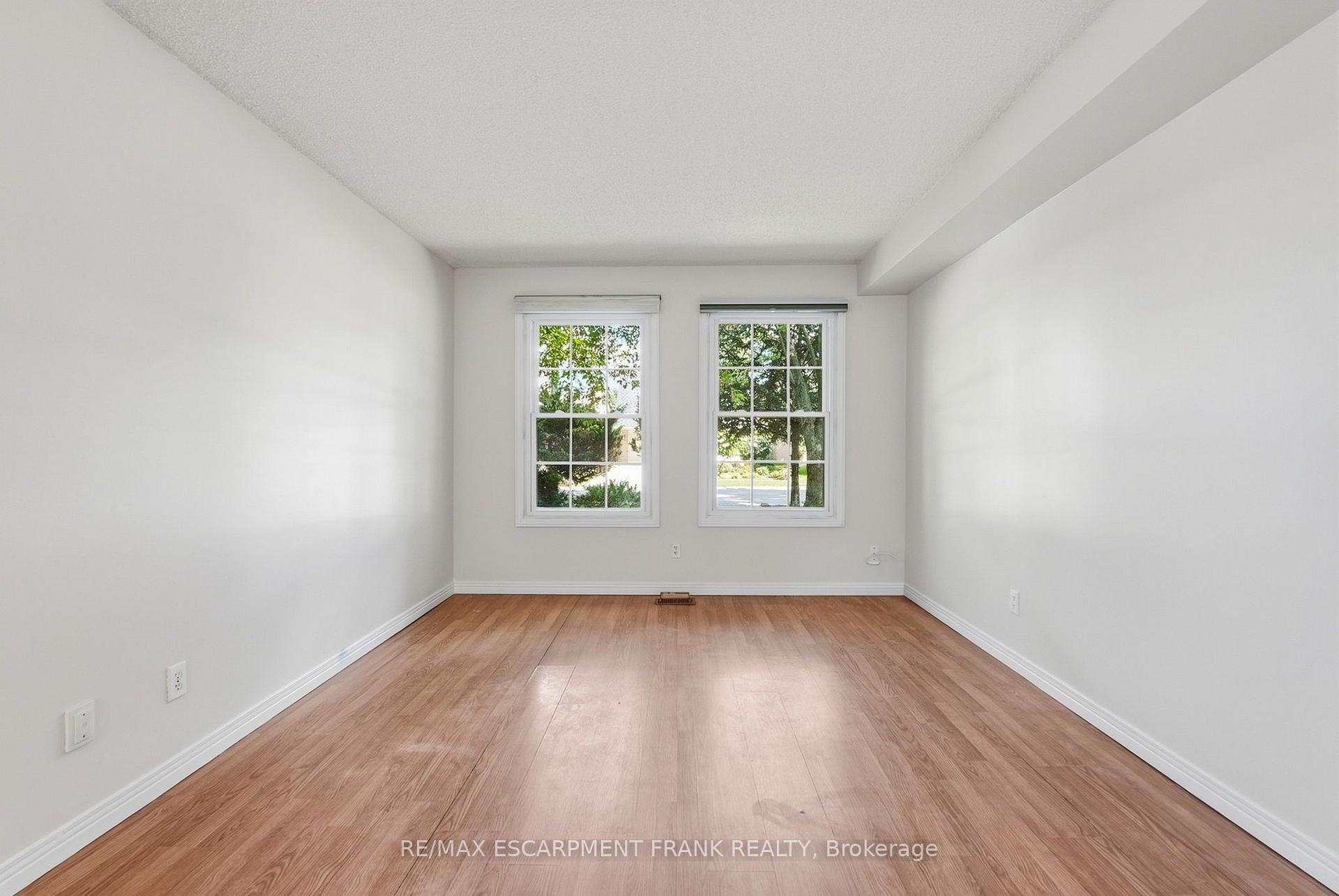 Photo 21 of 471 Knightsbridge Crescent, Hamilton, Ancaster — HOMEH