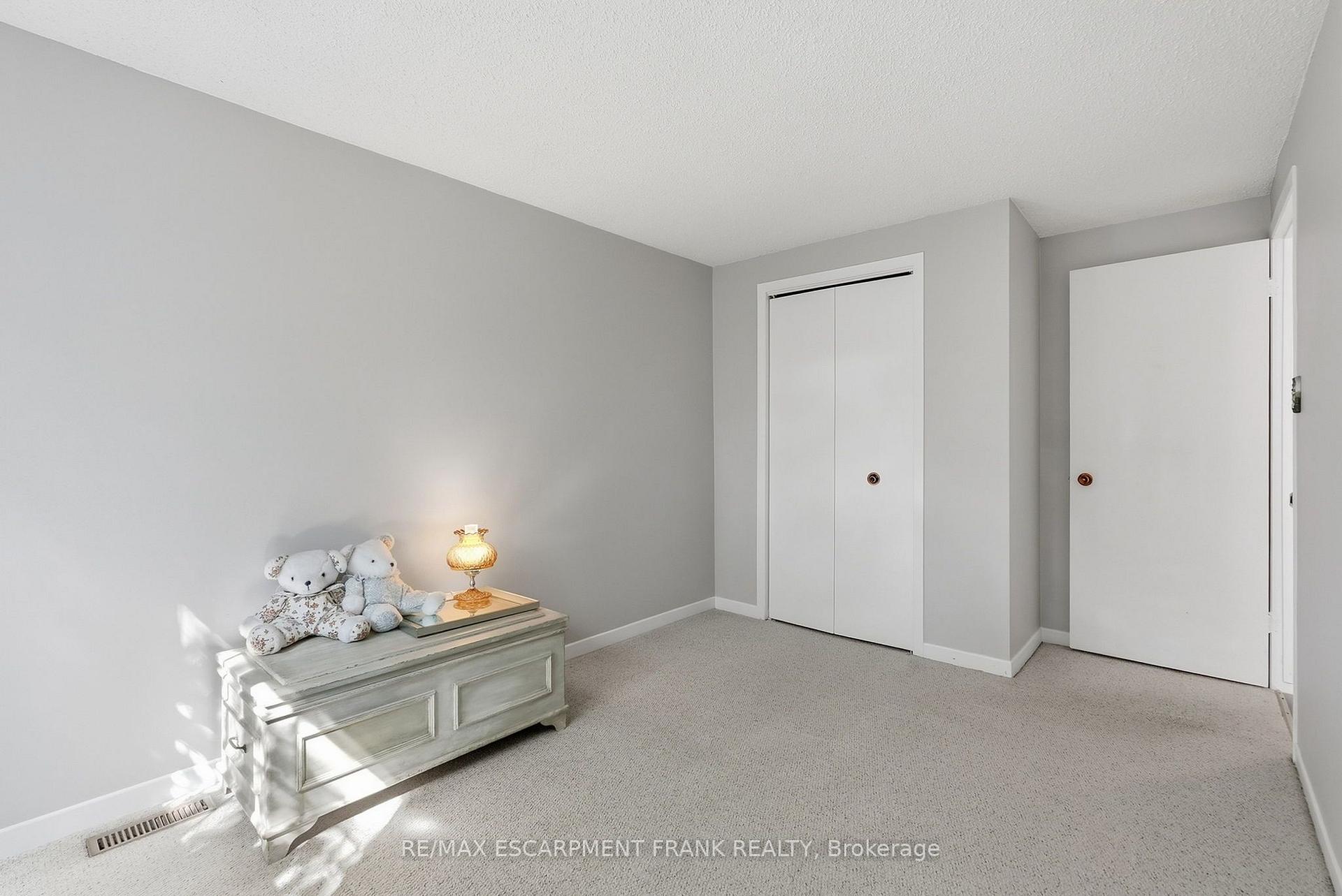 Photo 33 of 471 Knightsbridge Crescent, Hamilton, Ancaster — HOMEH