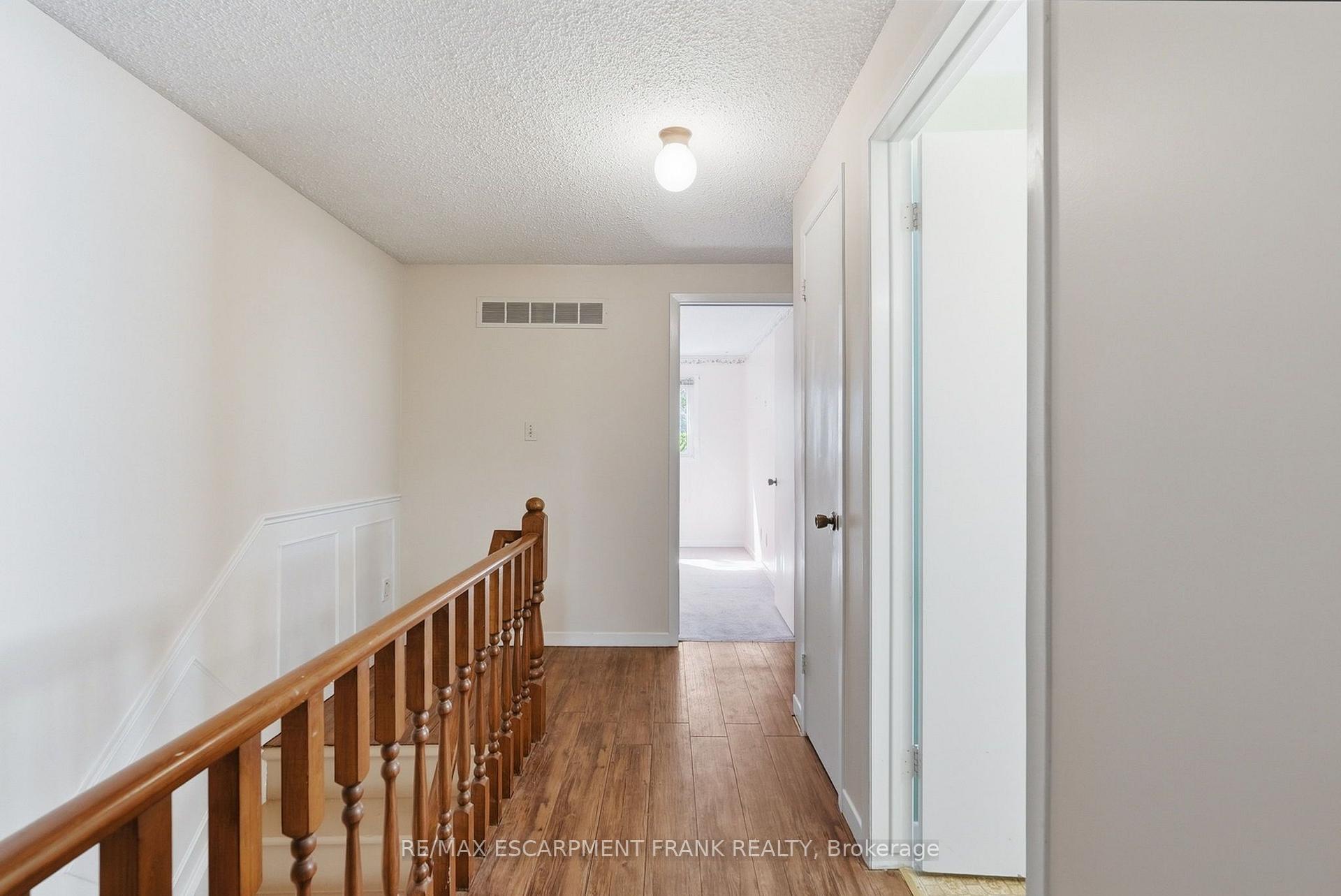 Photo 34 of 471 Knightsbridge Crescent, Hamilton, Ancaster — HOMEH