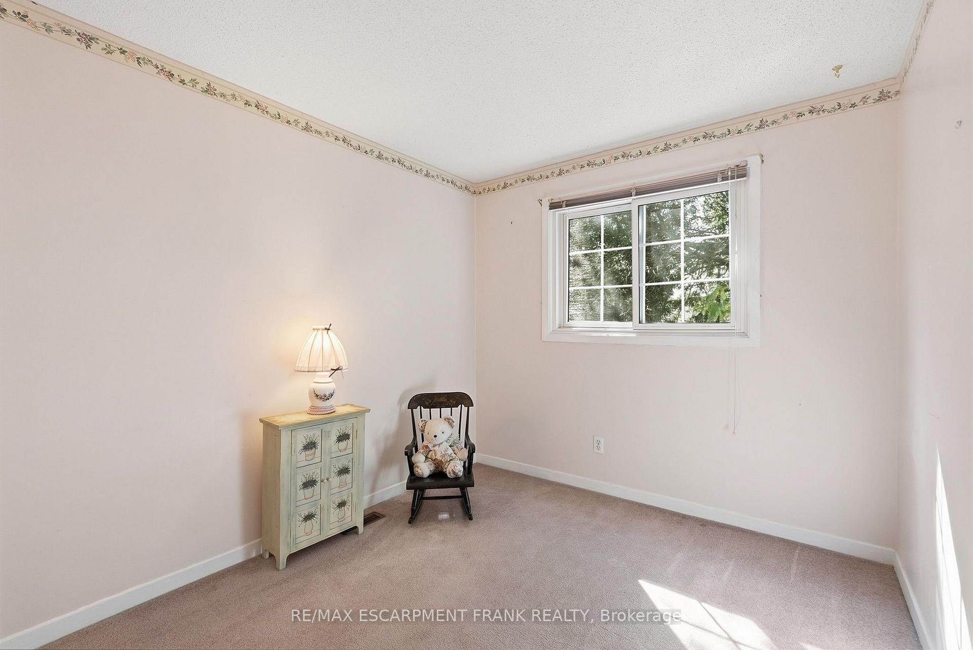 Photo 35 of 471 Knightsbridge Crescent, Hamilton, Ancaster — HOMEH