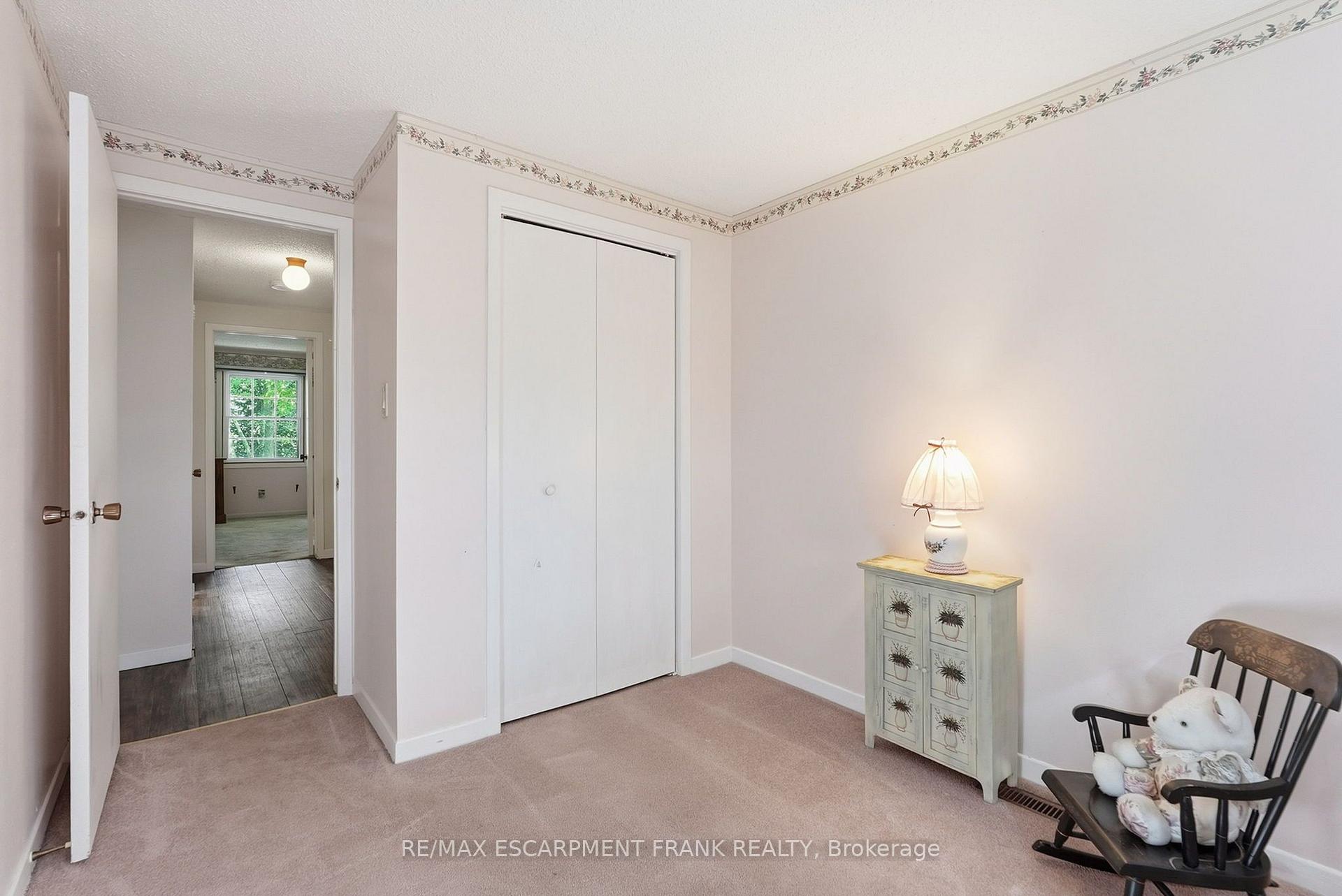 Photo 36 of 471 Knightsbridge Crescent, Hamilton, Ancaster — HOMEH