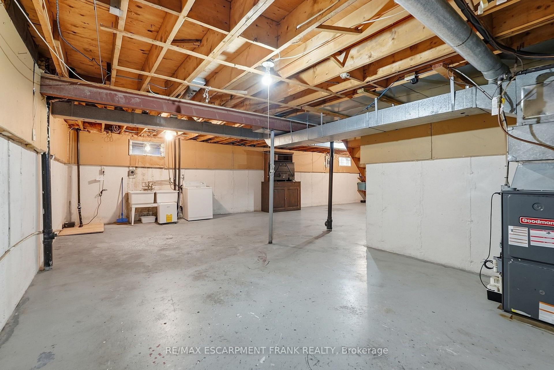 Photo 44 of 471 Knightsbridge Crescent, Hamilton, Ancaster — HOMEH