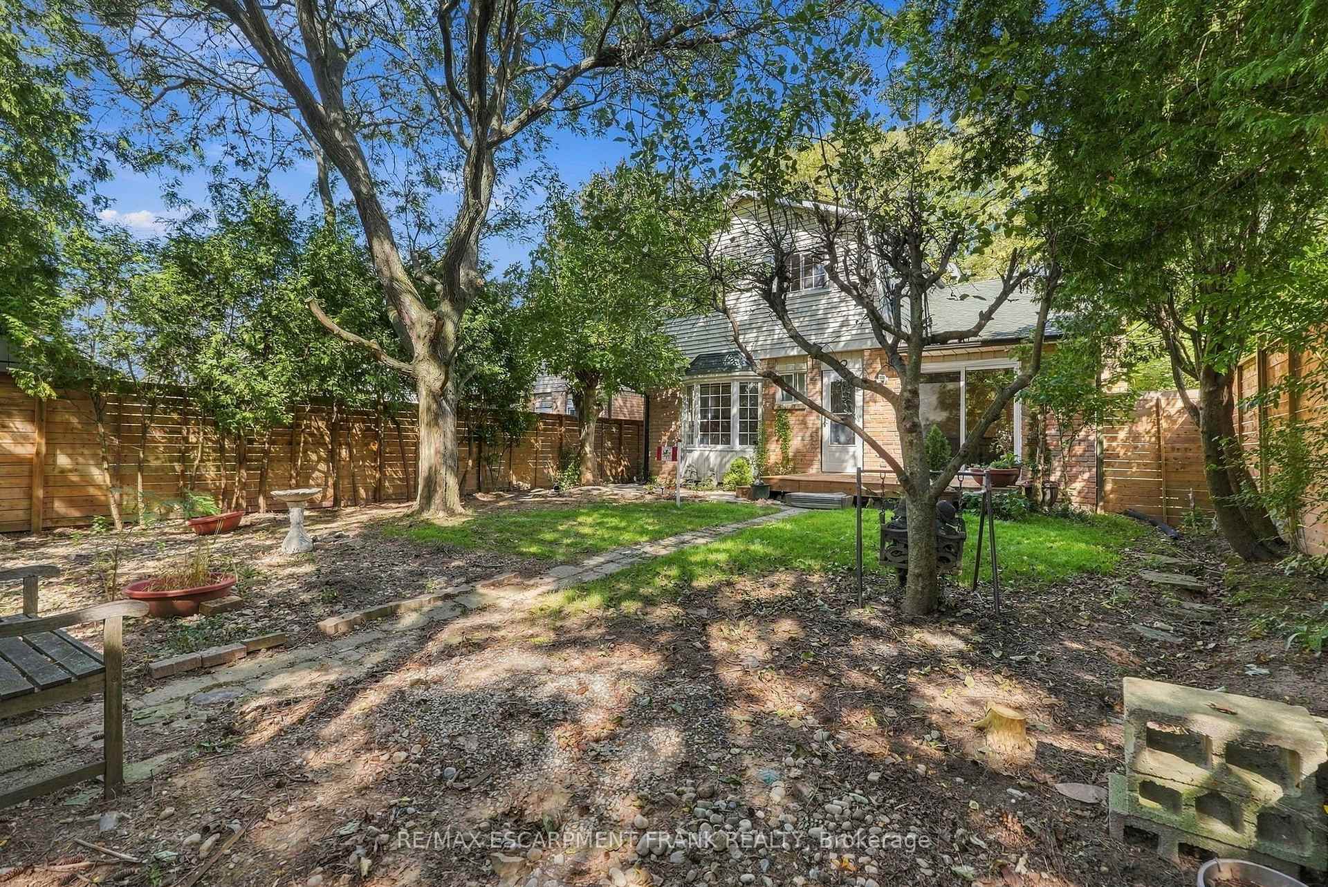 Photo 48 of 471 Knightsbridge Crescent, Hamilton, Ancaster — HOMEH