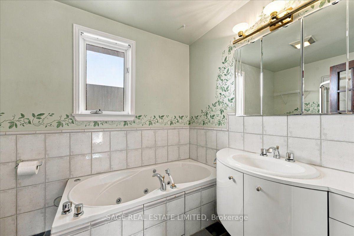 Photo 24 of 43 Orley Avenue, Toronto, Woodbine-Lumsden — HOMEH