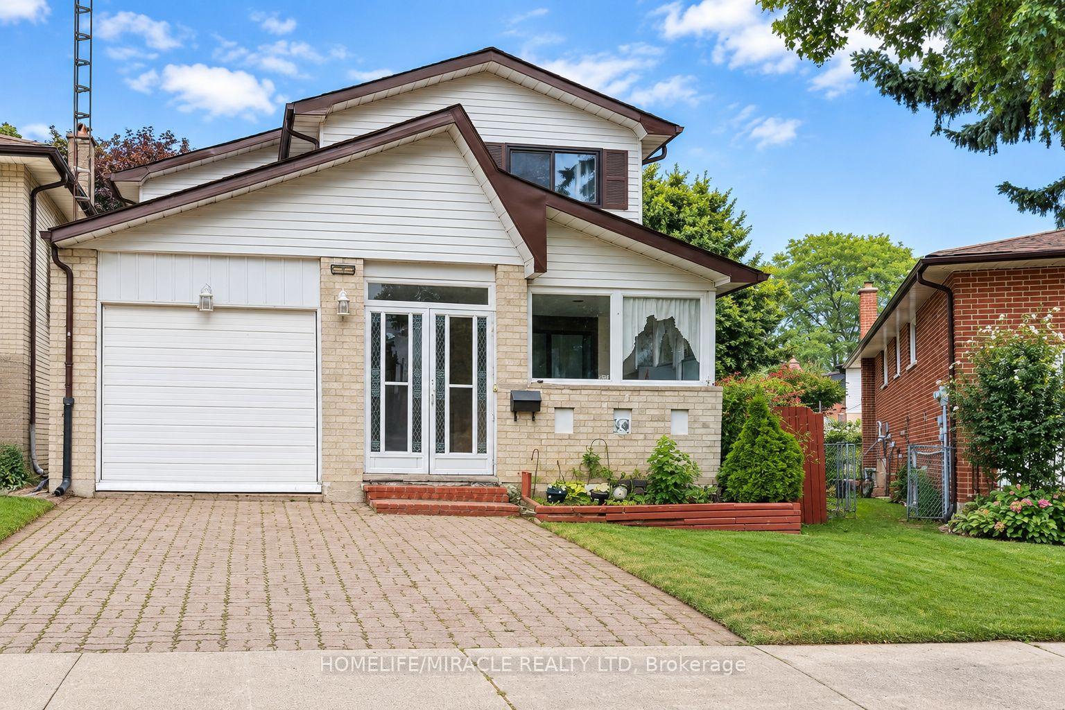 Front of 19 Shademaster Court
