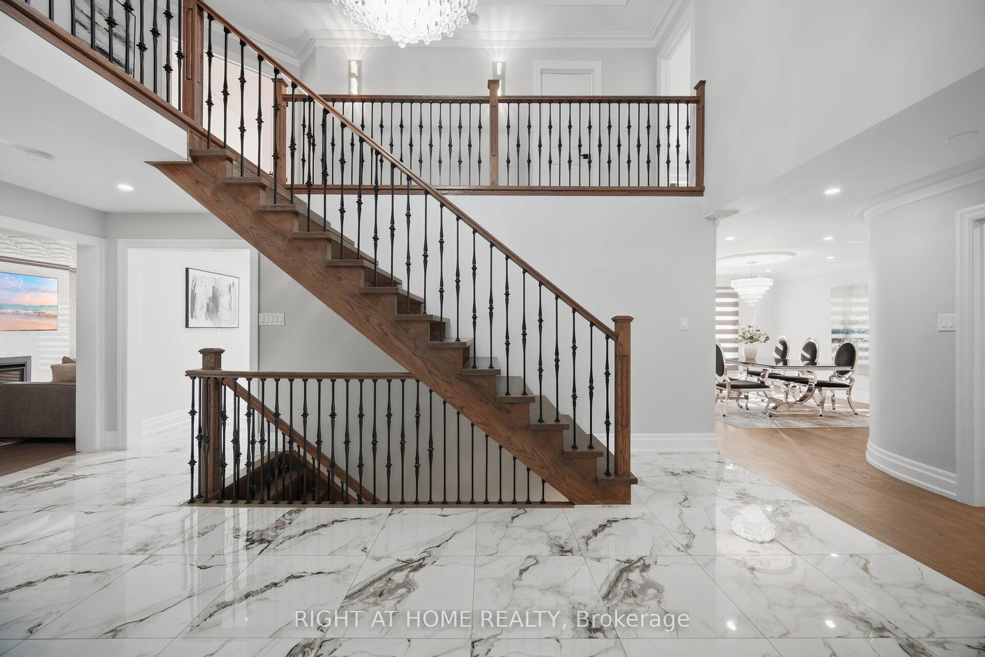 Photo 5 of 32 Colton Crescent S, Vaughan, Islington Woods — HOMEH