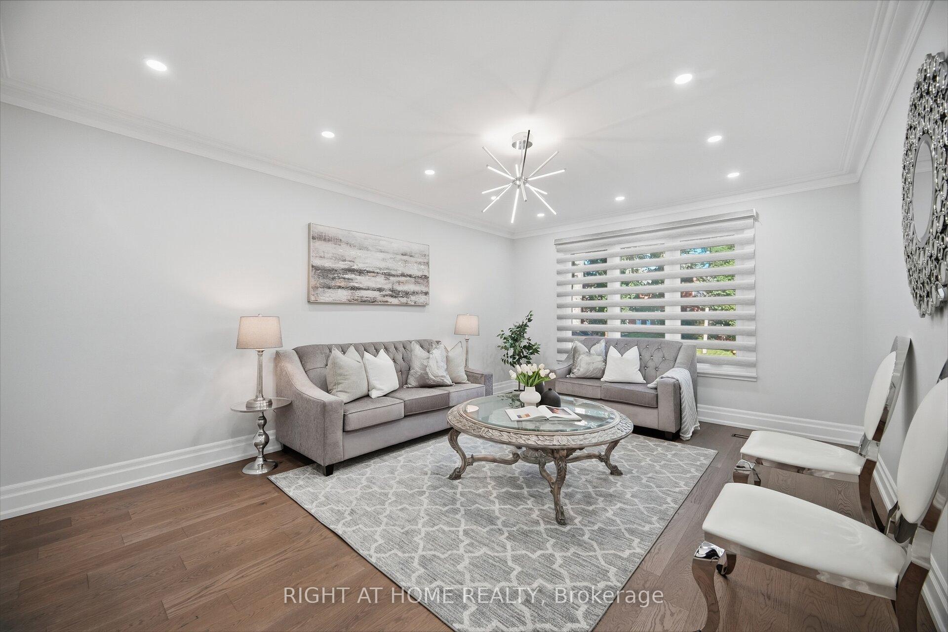 Photo 7 of 32 Colton Crescent S, Vaughan, Islington Woods — HOMEH