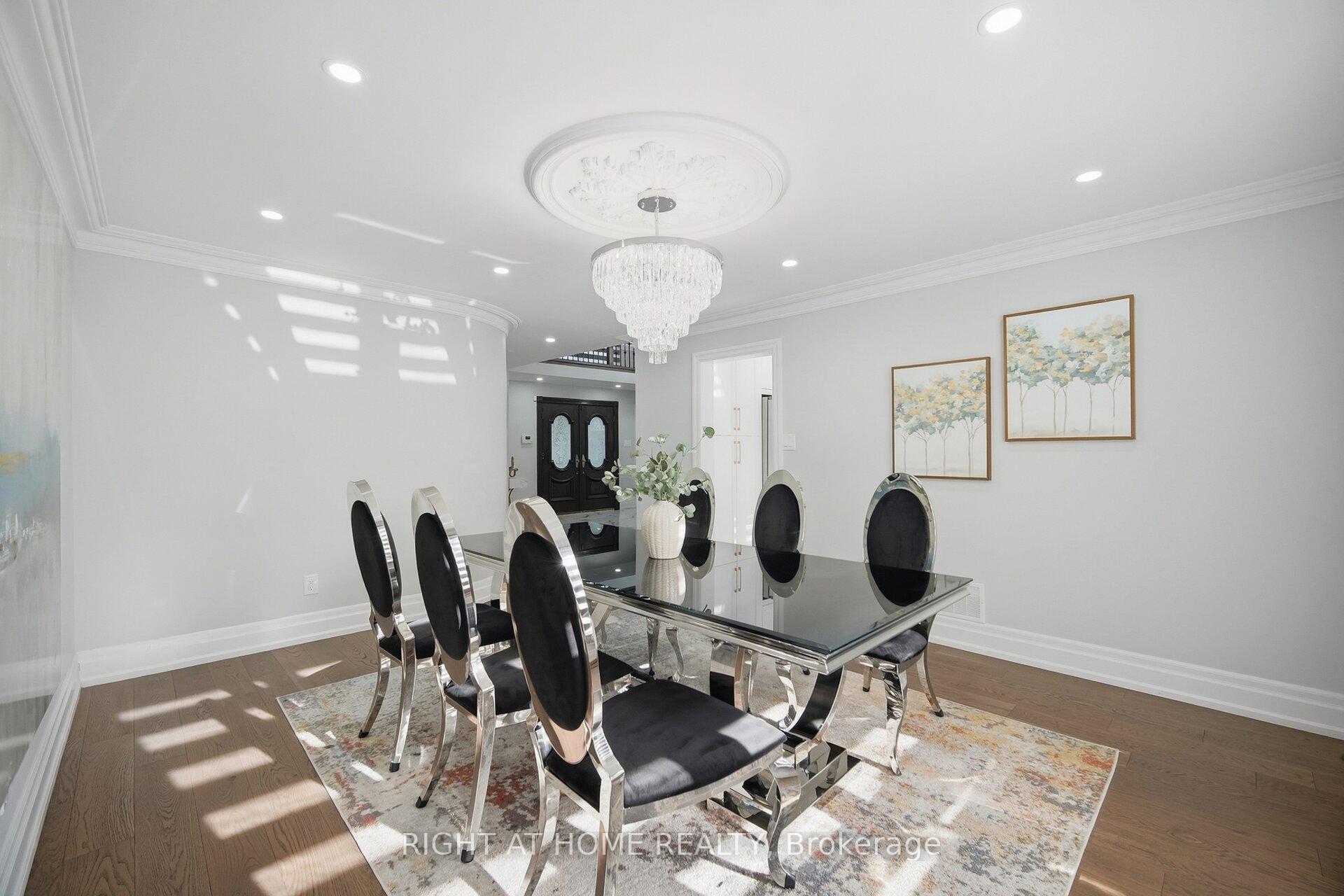 Photo 12 of 32 Colton Crescent S, Vaughan, Islington Woods — HOMEH