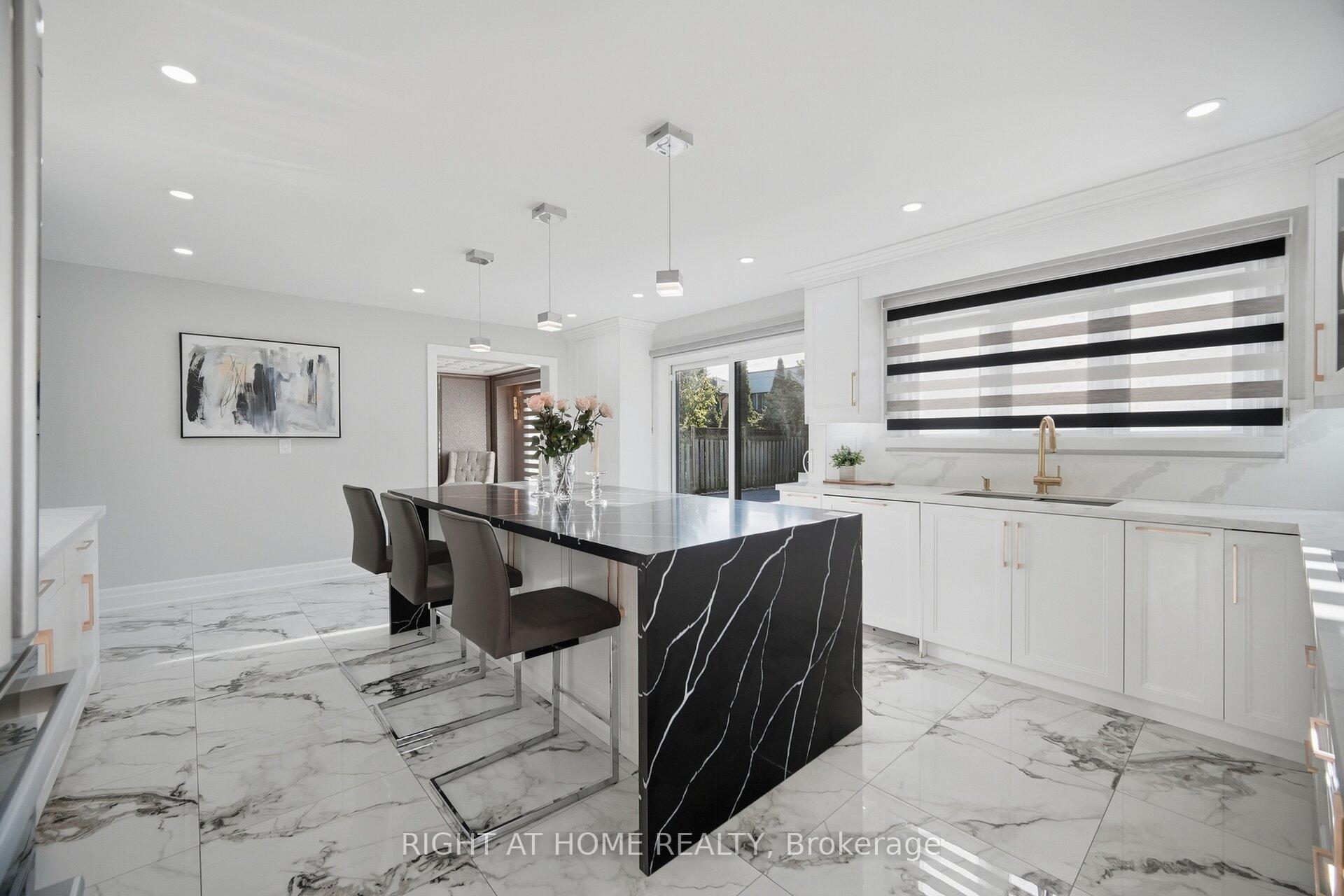 Photo 13 of 32 Colton Crescent S, Vaughan, Islington Woods — HOMEH