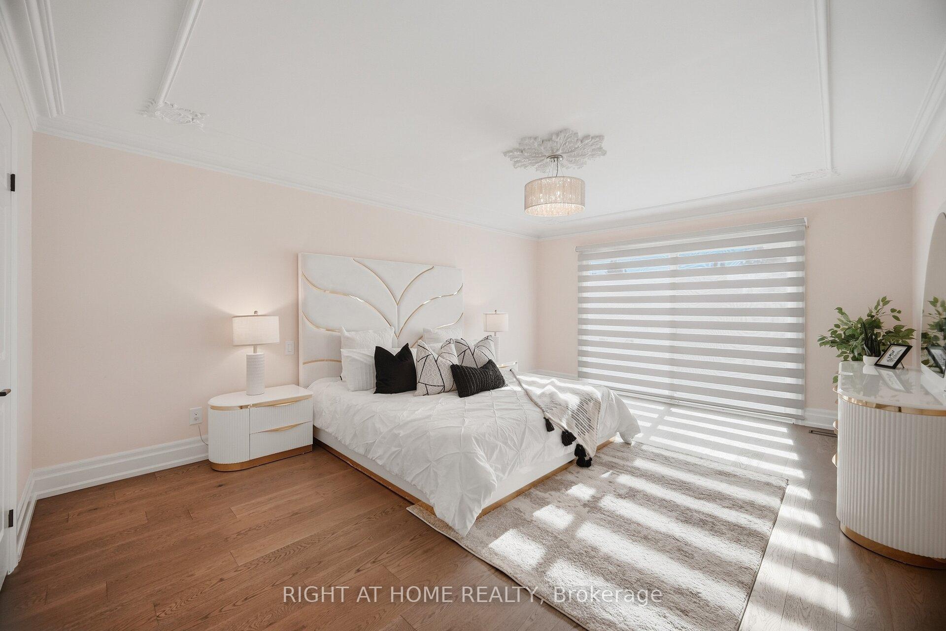 Photo 24 of 32 Colton Crescent S, Vaughan, Islington Woods — HOMEH
