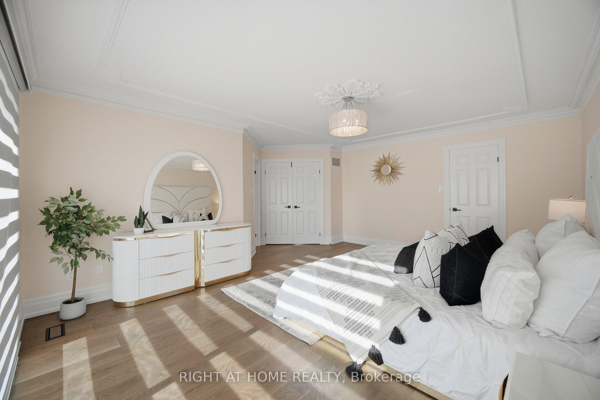 Photo 25 of 32 Colton Crescent S, Vaughan, Islington Woods — HOMEH
