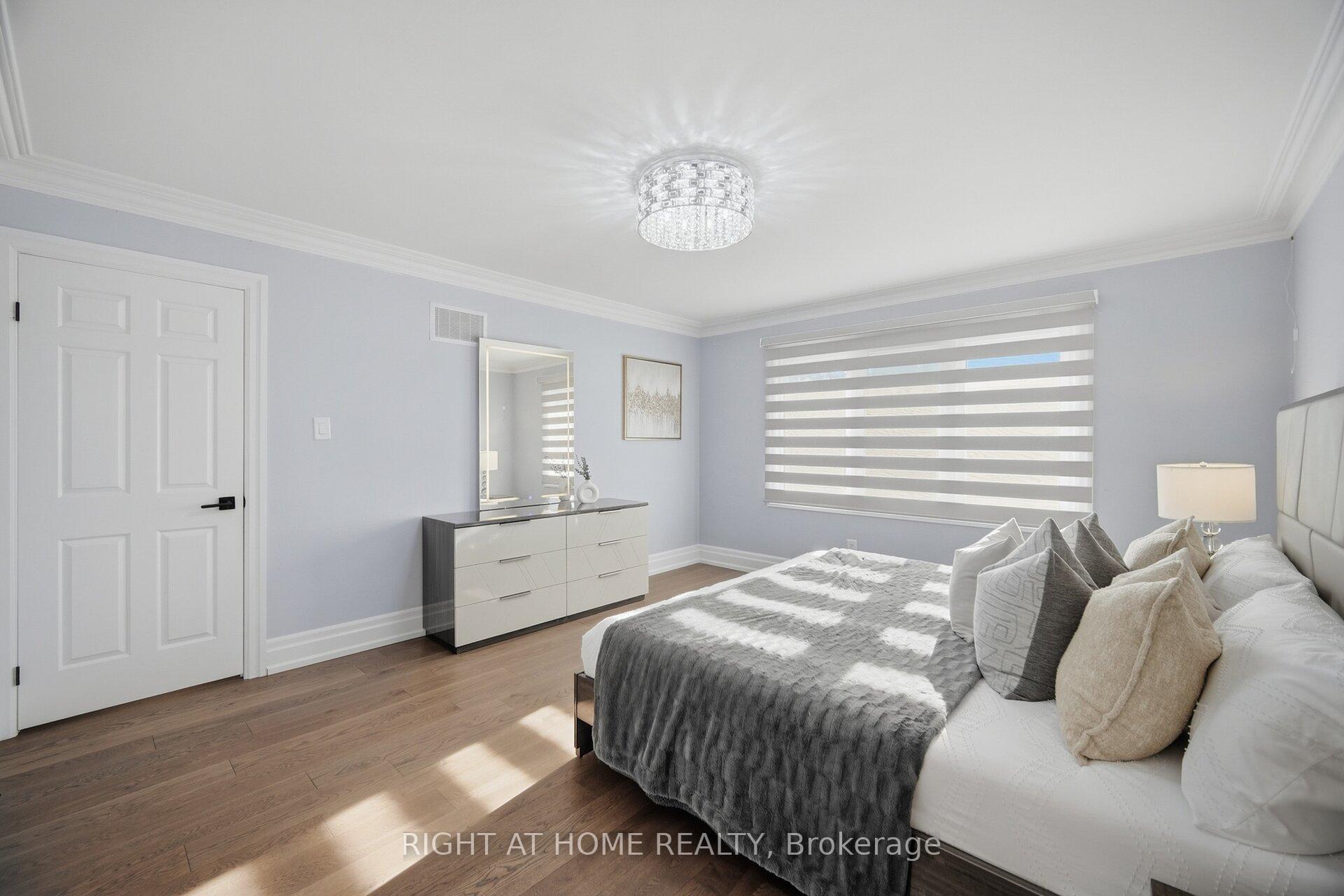Photo 29 of 32 Colton Crescent S, Vaughan, Islington Woods — HOMEH