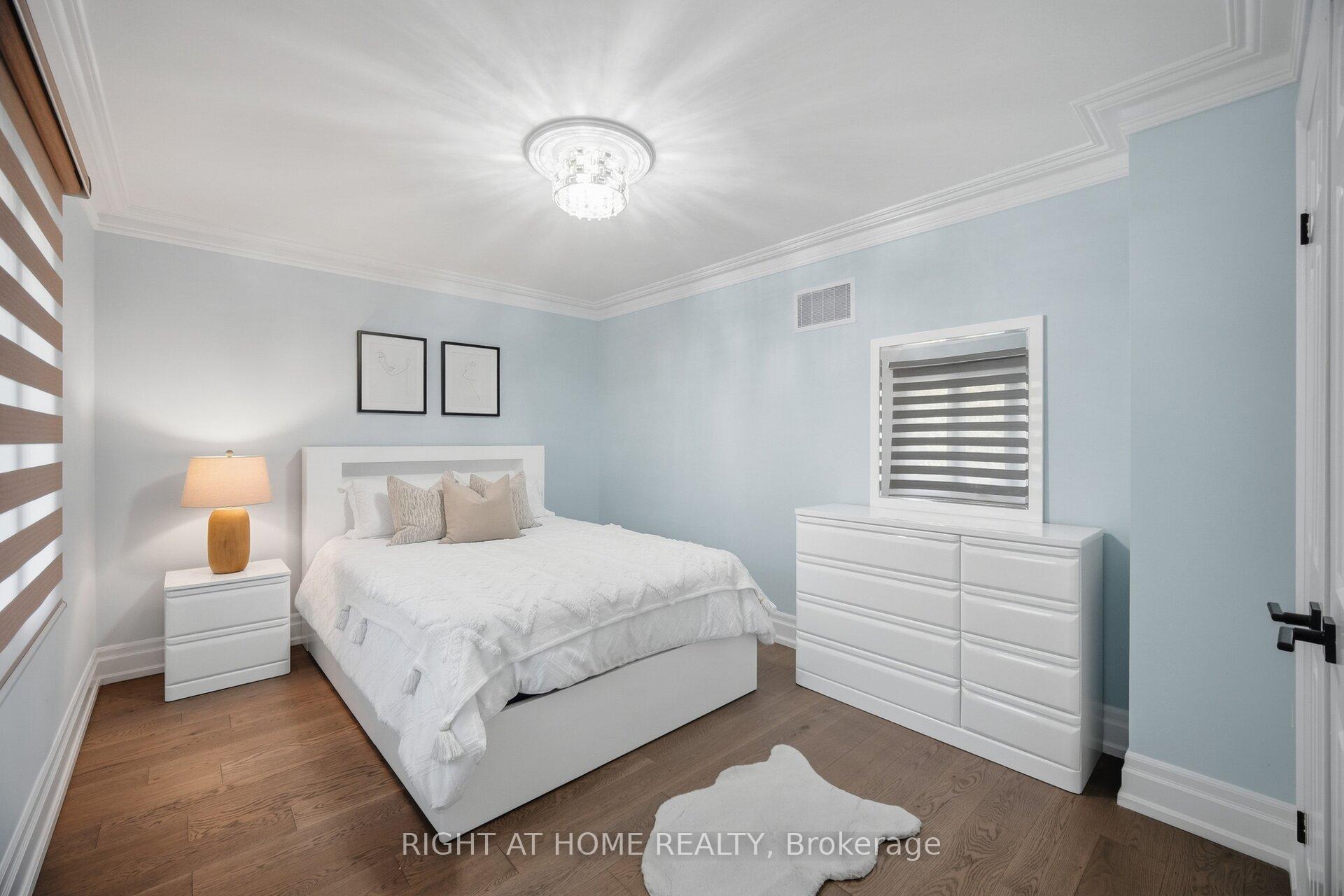 Photo 30 of 32 Colton Crescent S, Vaughan, Islington Woods — HOMEH
