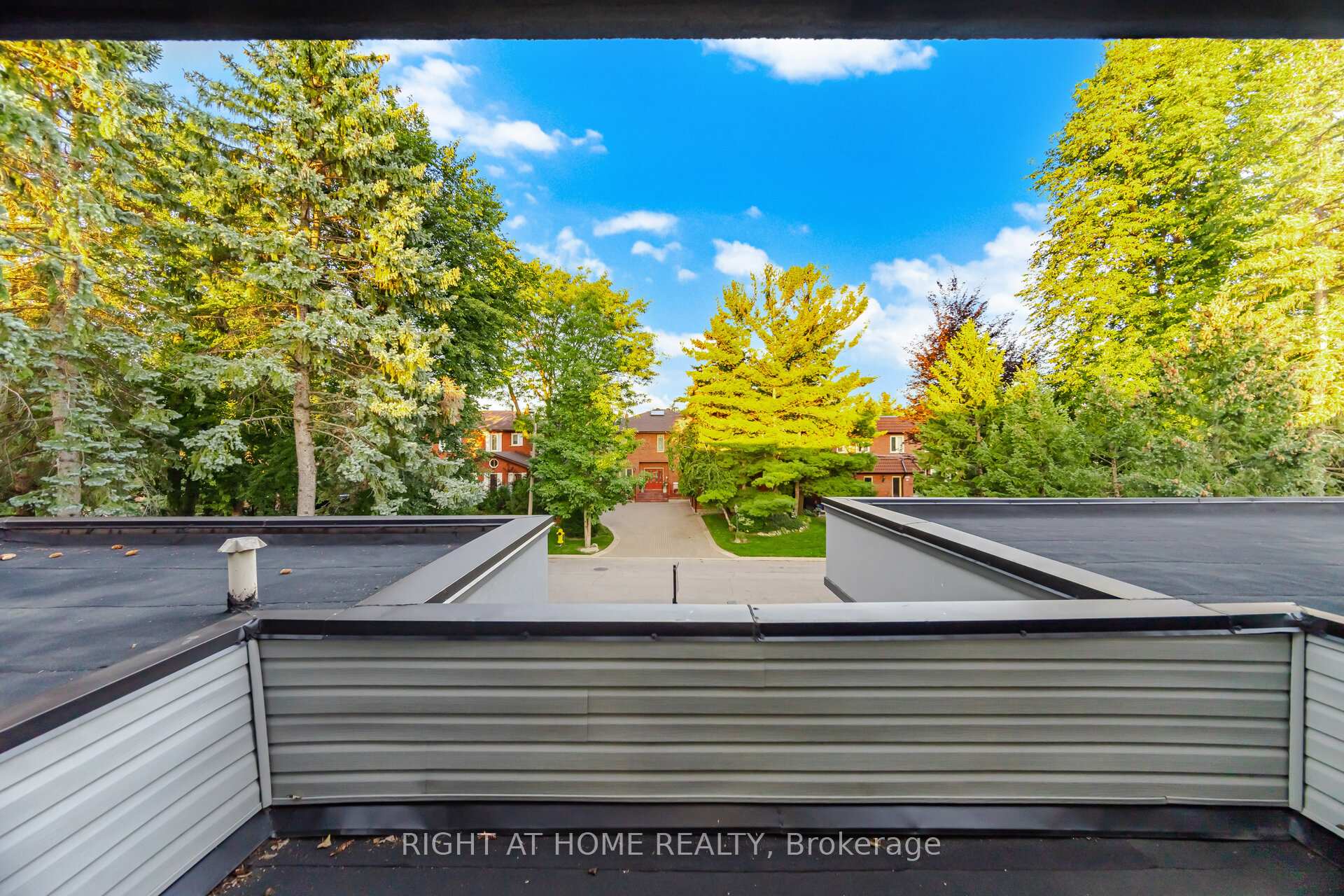 Photo 35 of 32 Colton Crescent S, Vaughan, Islington Woods — HOMEH