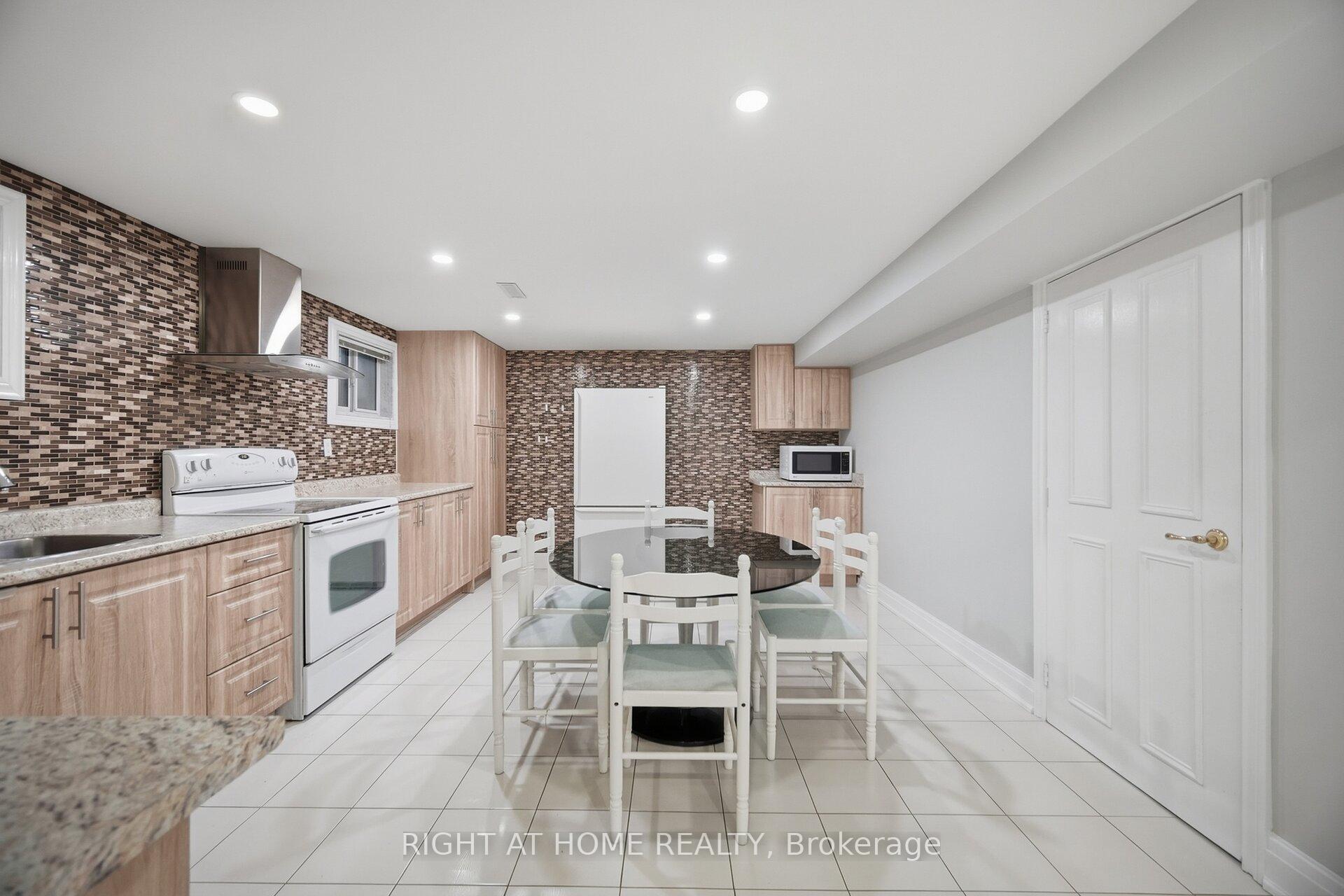 Photo 39 of 32 Colton Crescent S, Vaughan, Islington Woods — HOMEH