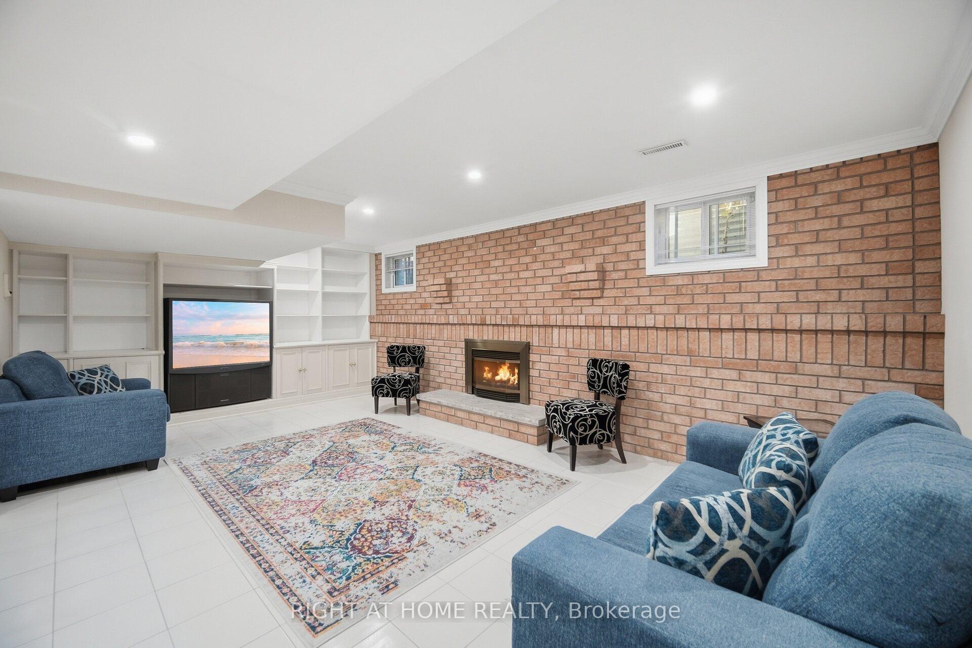 Photo 45 of 32 Colton Crescent S, Vaughan, Islington Woods — HOMEH