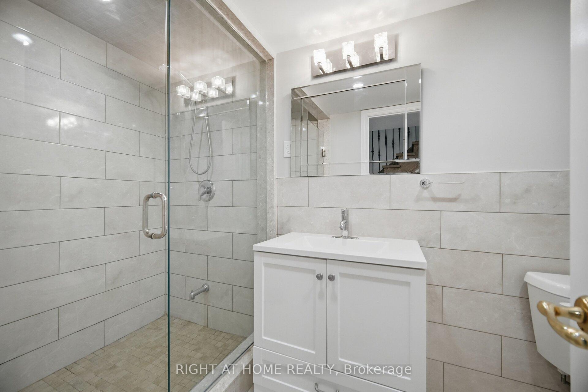 Photo 46 of 32 Colton Crescent S, Vaughan, Islington Woods — HOMEH