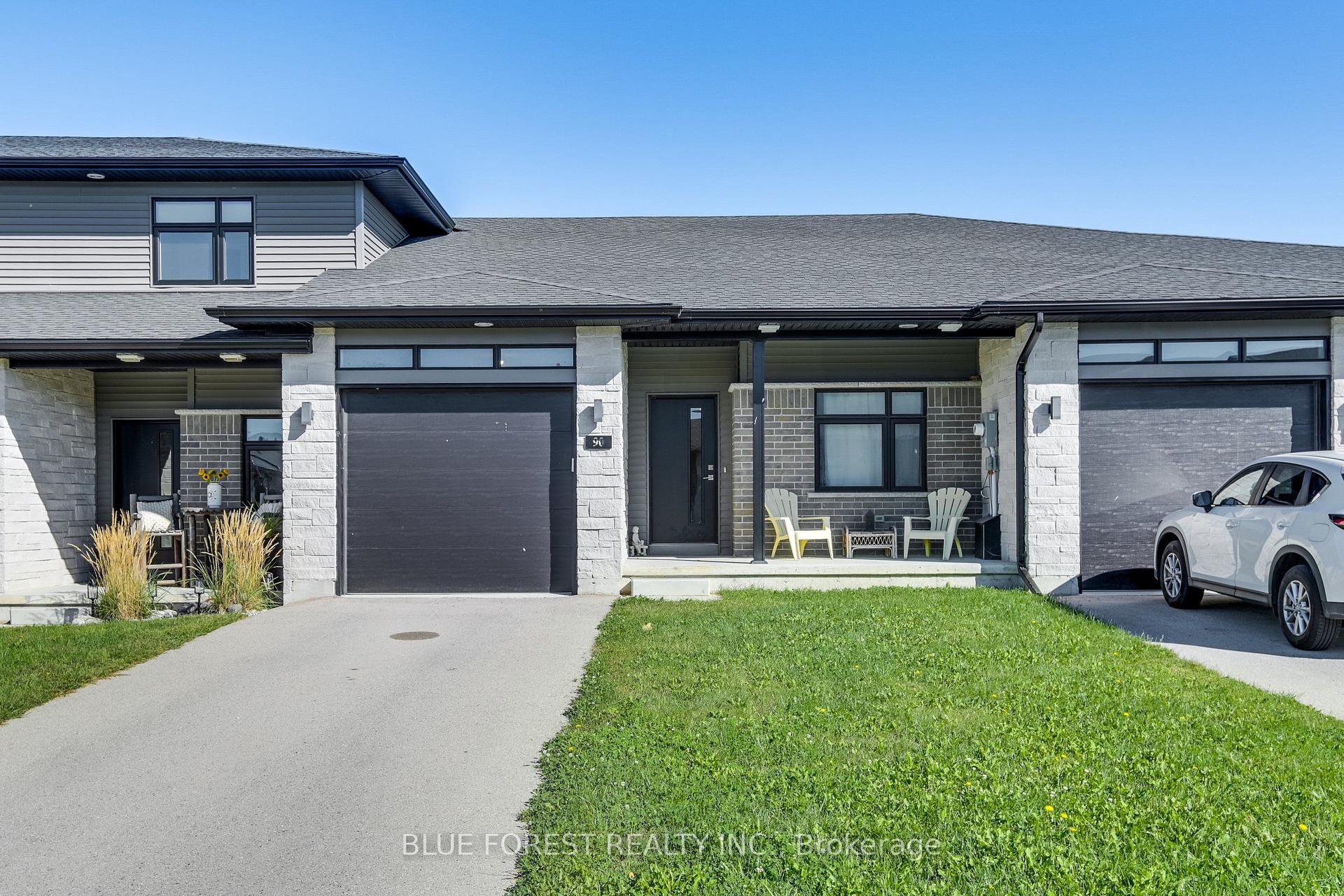 Photo of 90 Rowe Avenue