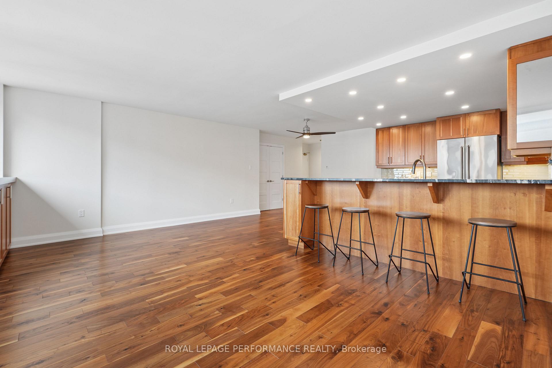 Photo 9 of Unit 1706, 500 Laurier Avenue W, Ottawa, Ottawa Centre — HOMEH