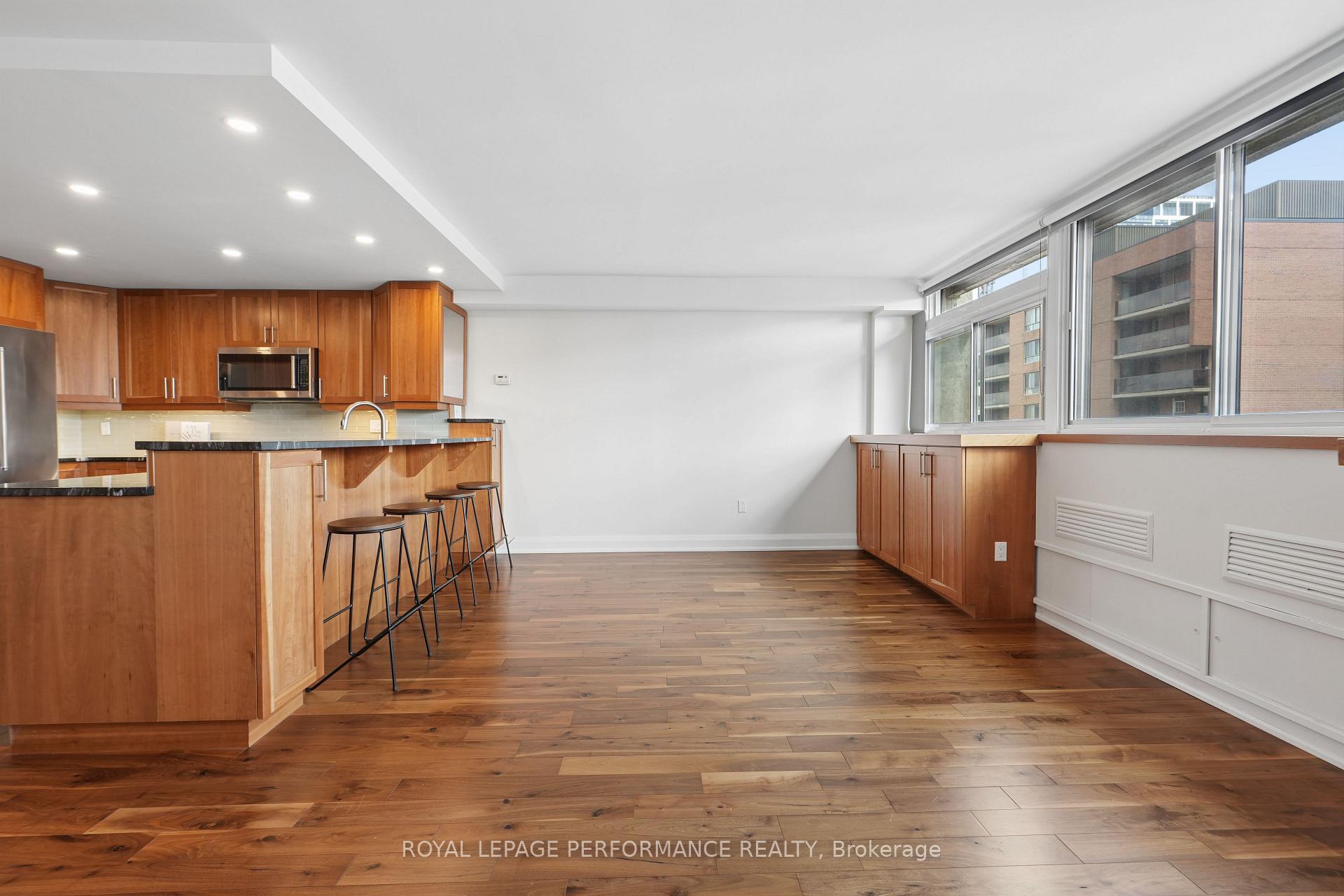 Photo 11 of Unit 1706, 500 Laurier Avenue W, Ottawa, Ottawa Centre — HOMEH