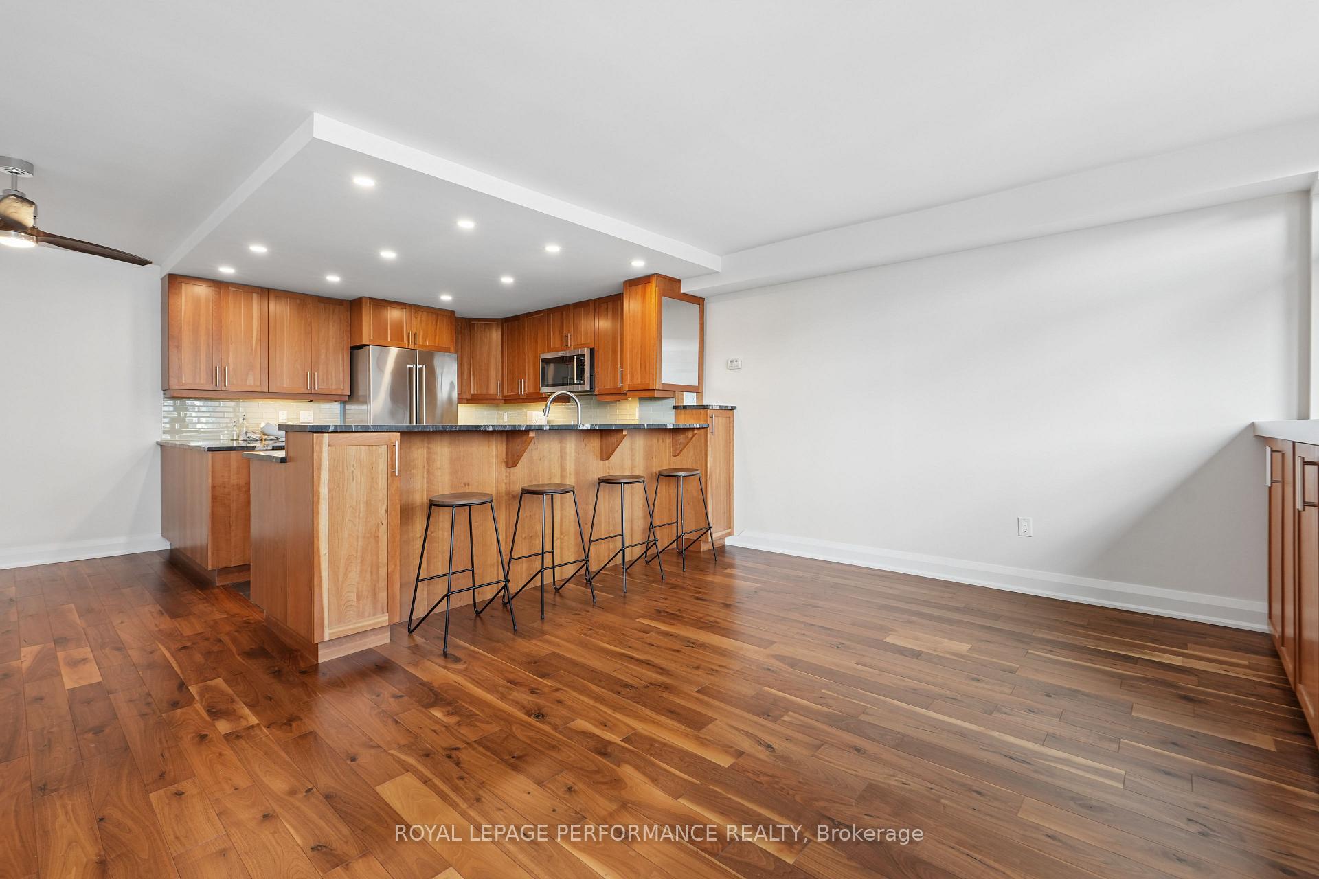 Photo 12 of Unit 1706, 500 Laurier Avenue W, Ottawa, Ottawa Centre — HOMEH