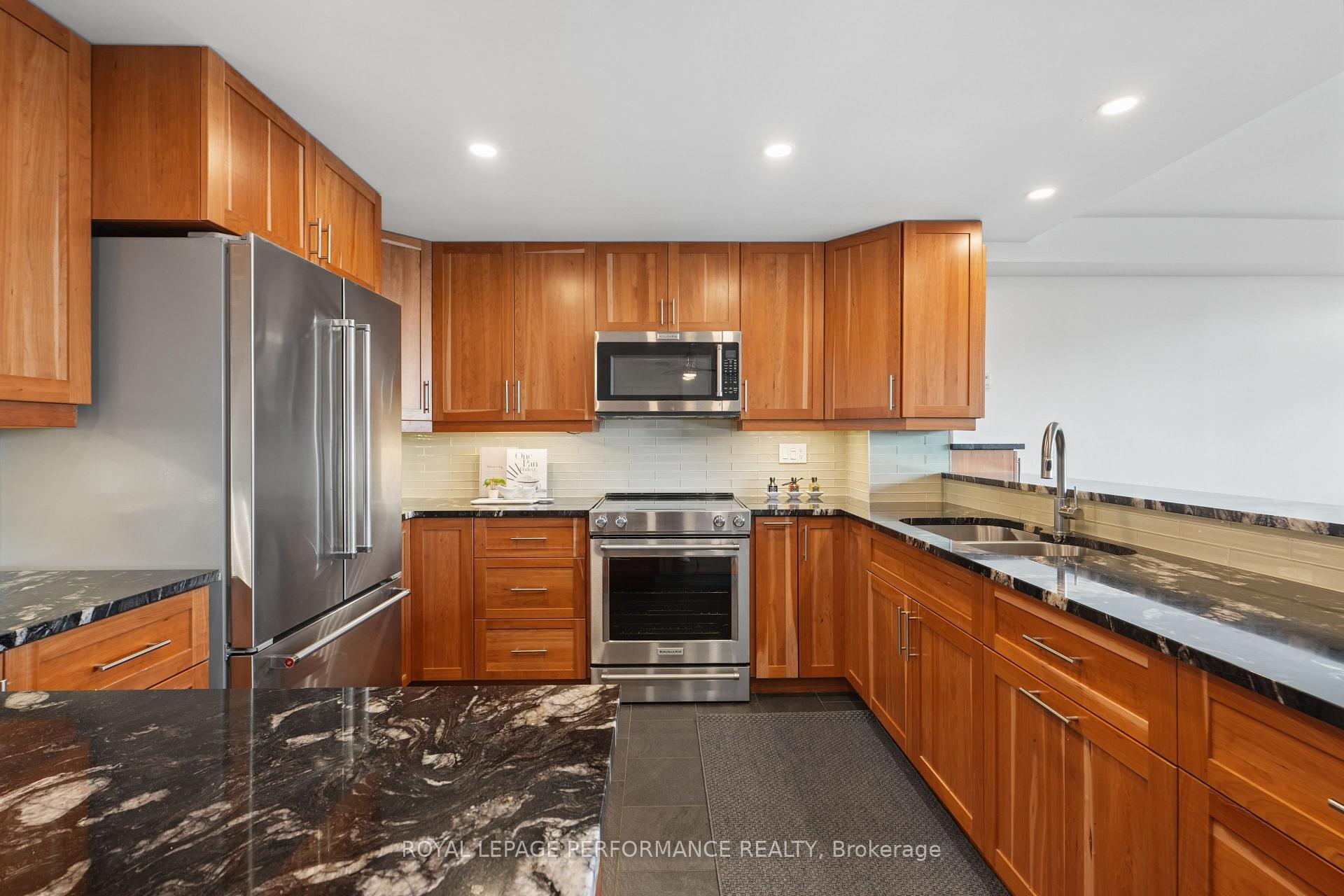 Photo 17 of Unit 1706, 500 Laurier Avenue W, Ottawa, Ottawa Centre — HOMEH